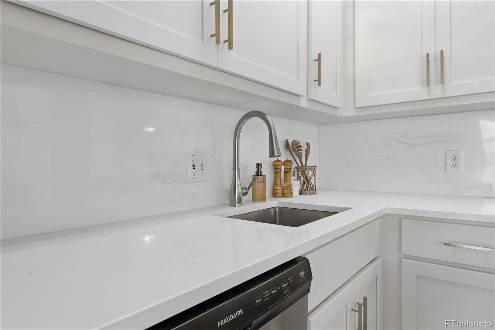 MLS Image #21 for 1365  columbine street street,denver, Colorado