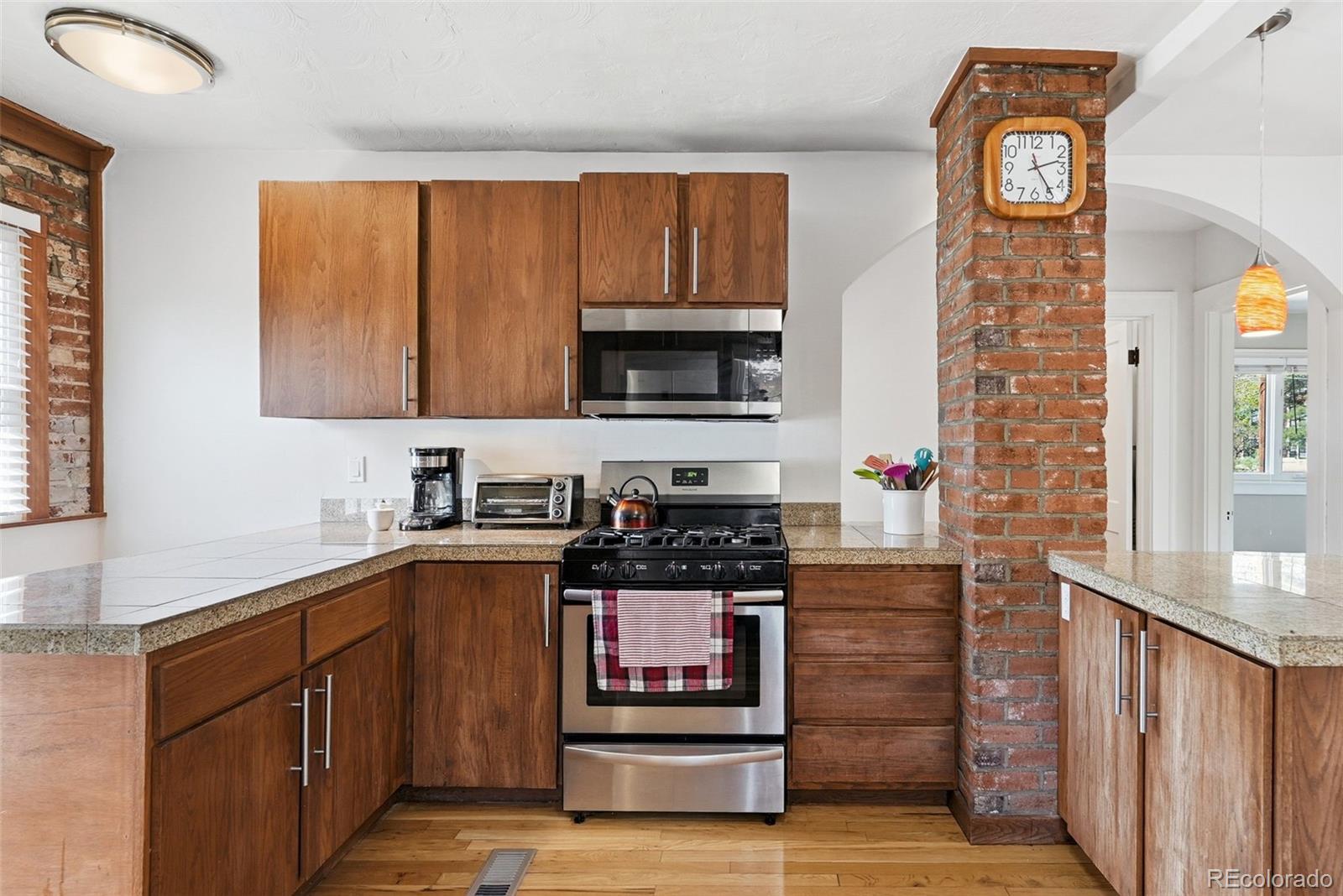 MLS Image #12 for 2391  holly street,denver, Colorado