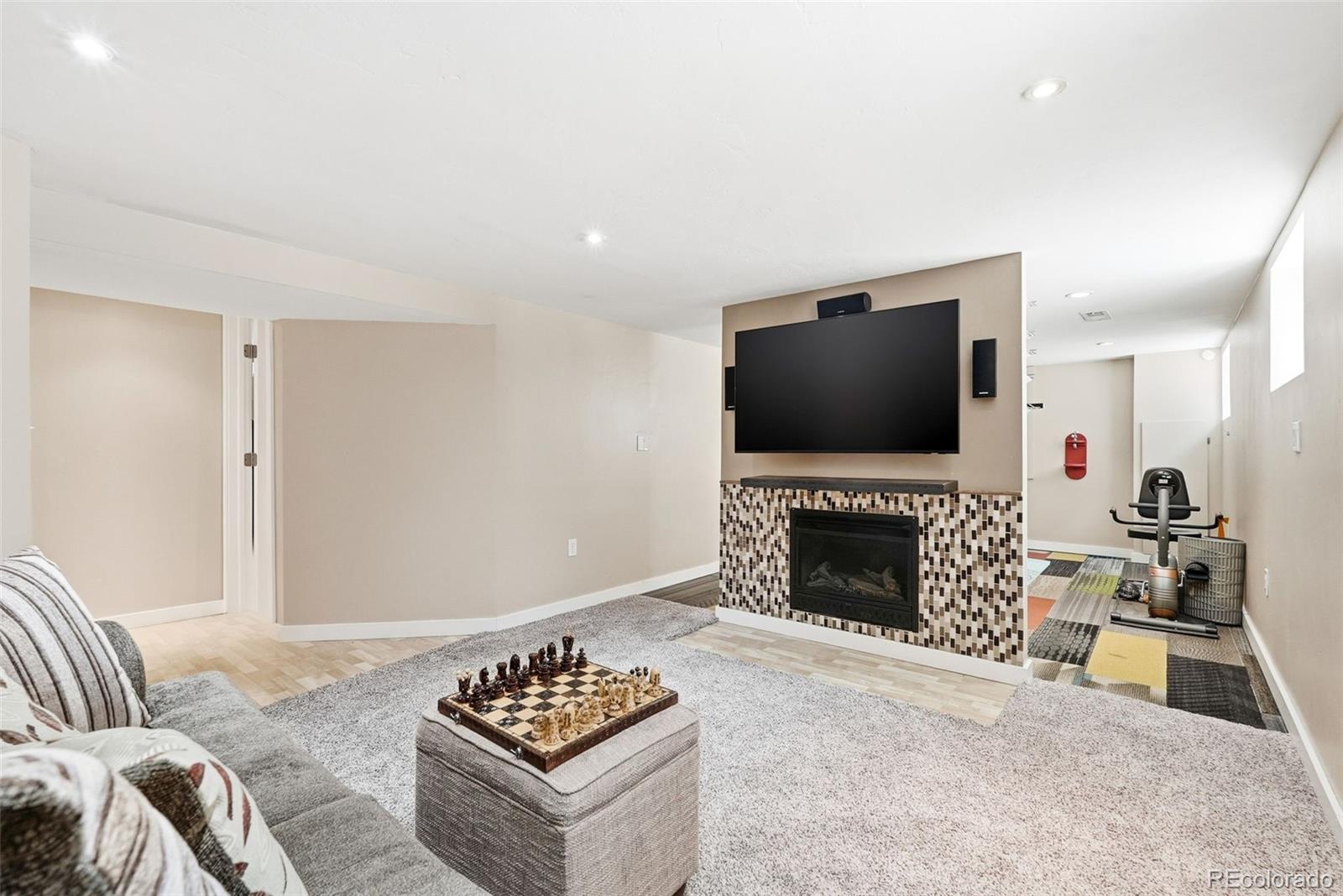 MLS Image #19 for 2391  holly street,denver, Colorado