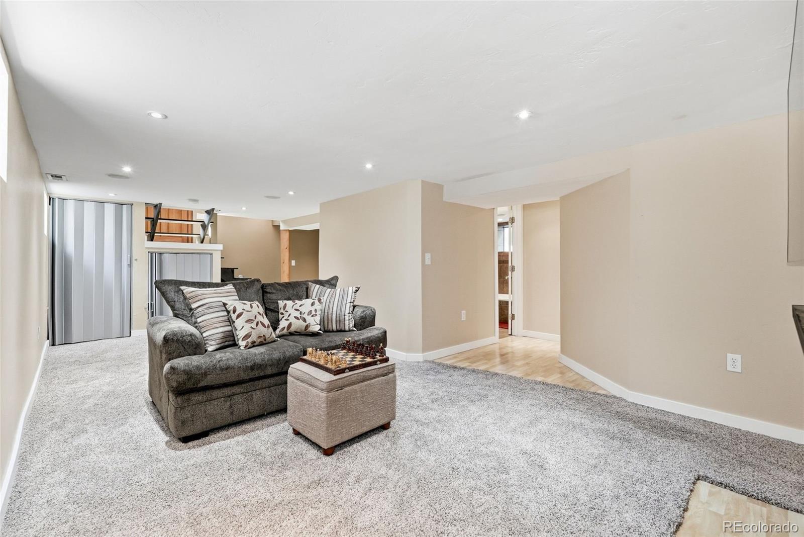 MLS Image #20 for 2391  holly street,denver, Colorado