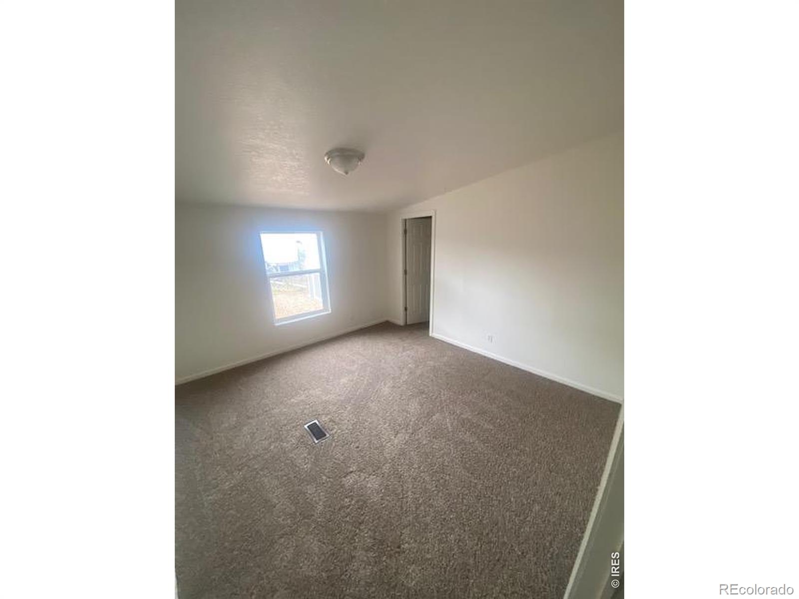 MLS Image #14 for 20175  southgate avenue,la salle, Colorado