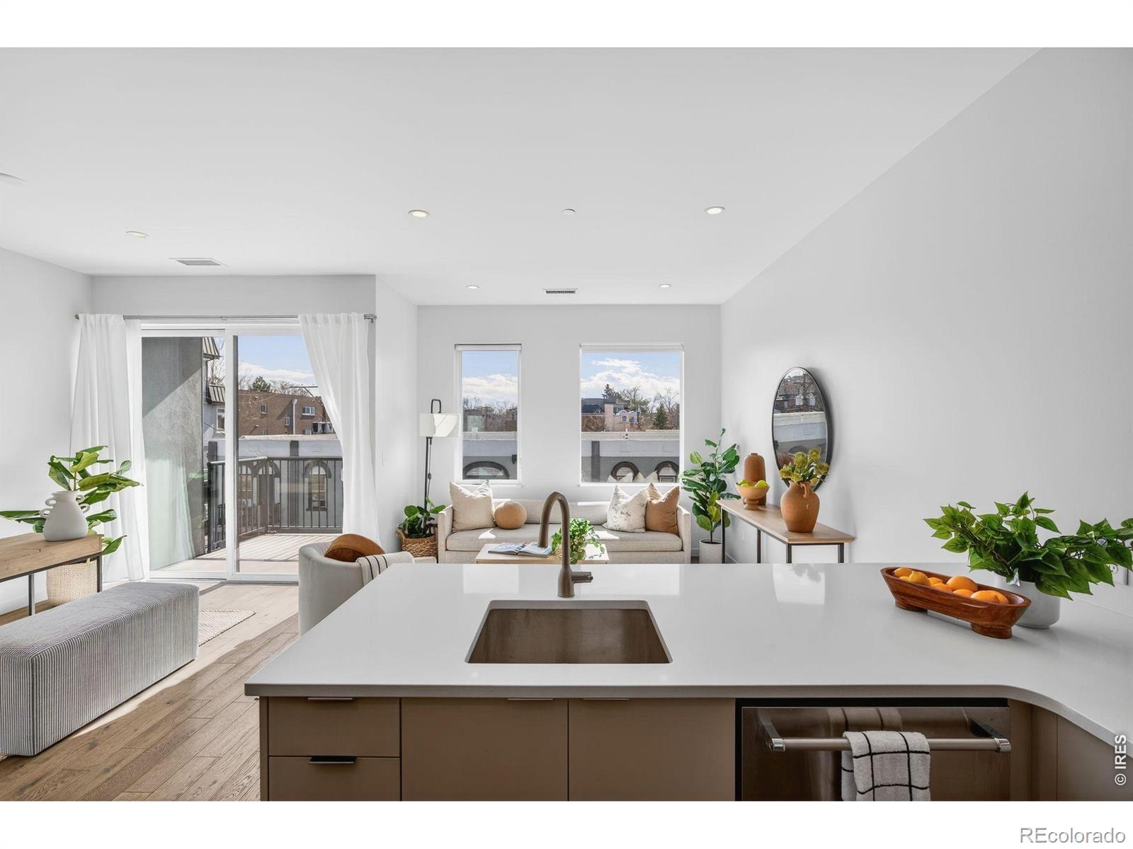 MLS Image #12 for 1300 n ogden street,denver, Colorado