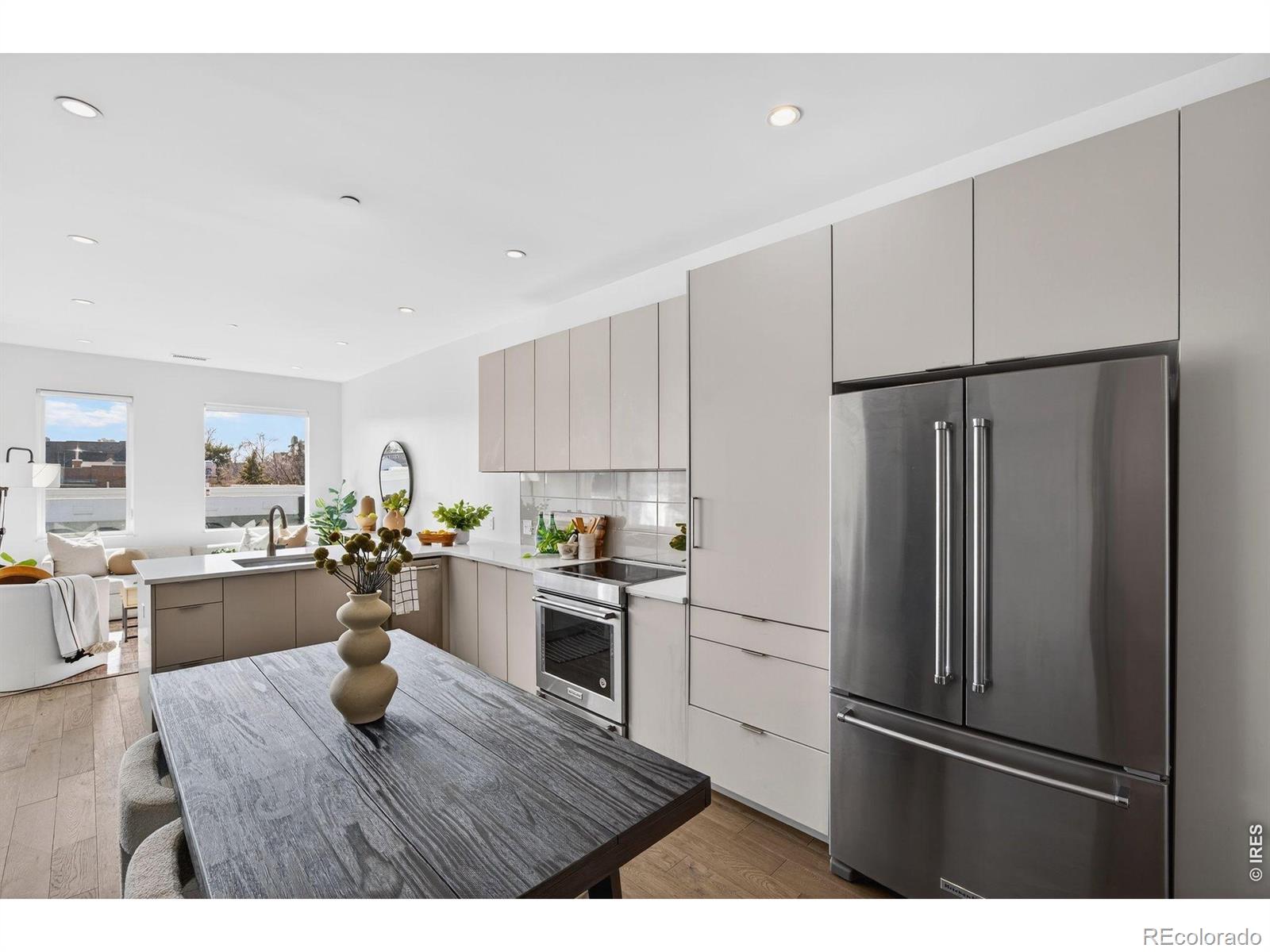 MLS Image #6 for 1300 n ogden street,denver, Colorado