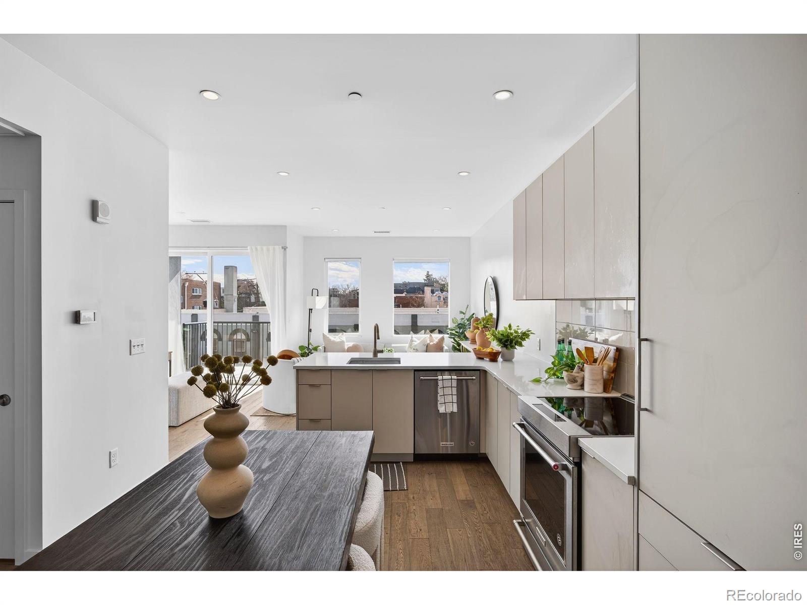 MLS Image #8 for 1300 n ogden street,denver, Colorado