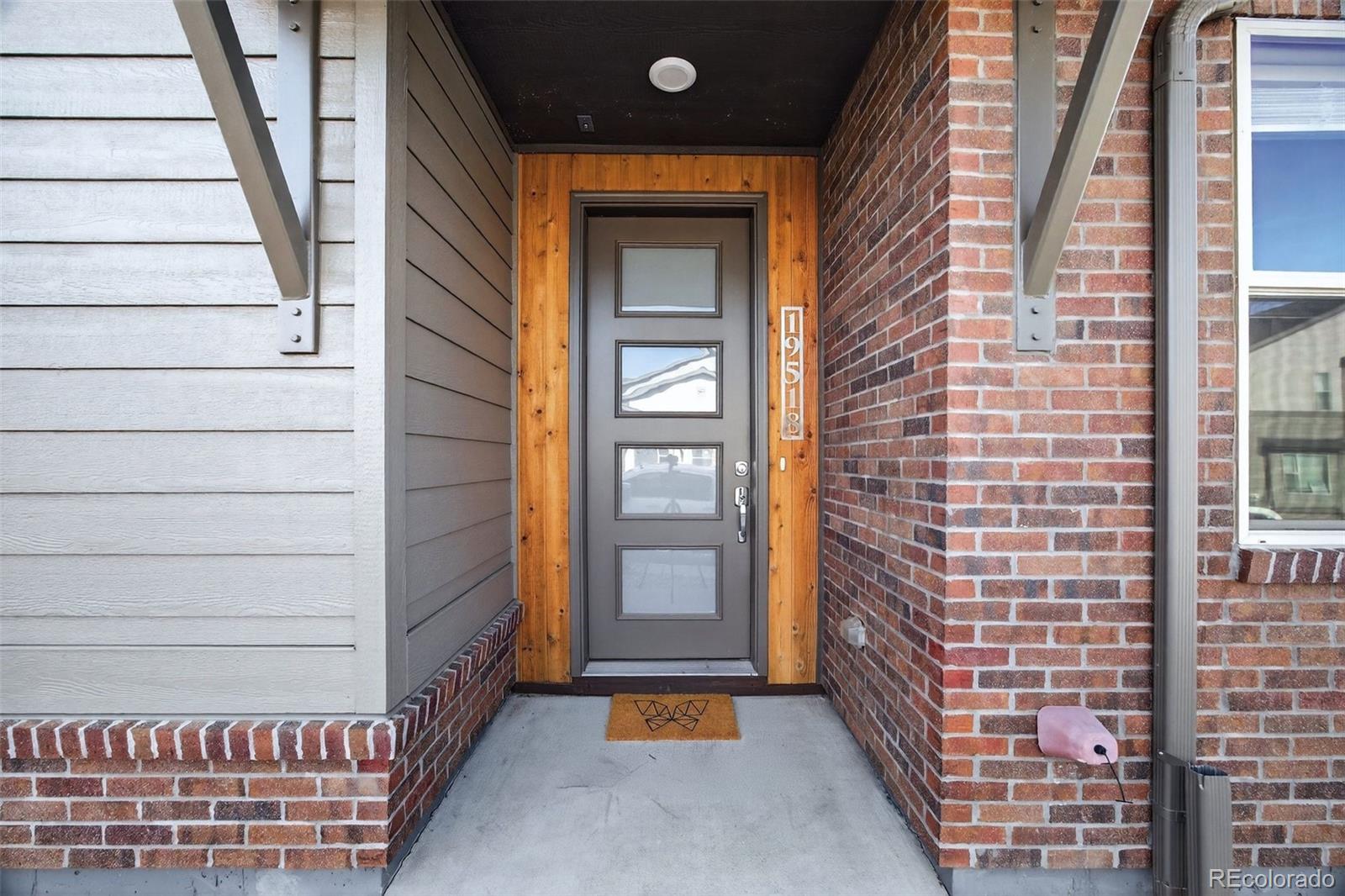 MLS Image #2 for 19518 e sunset circle,centennial, Colorado