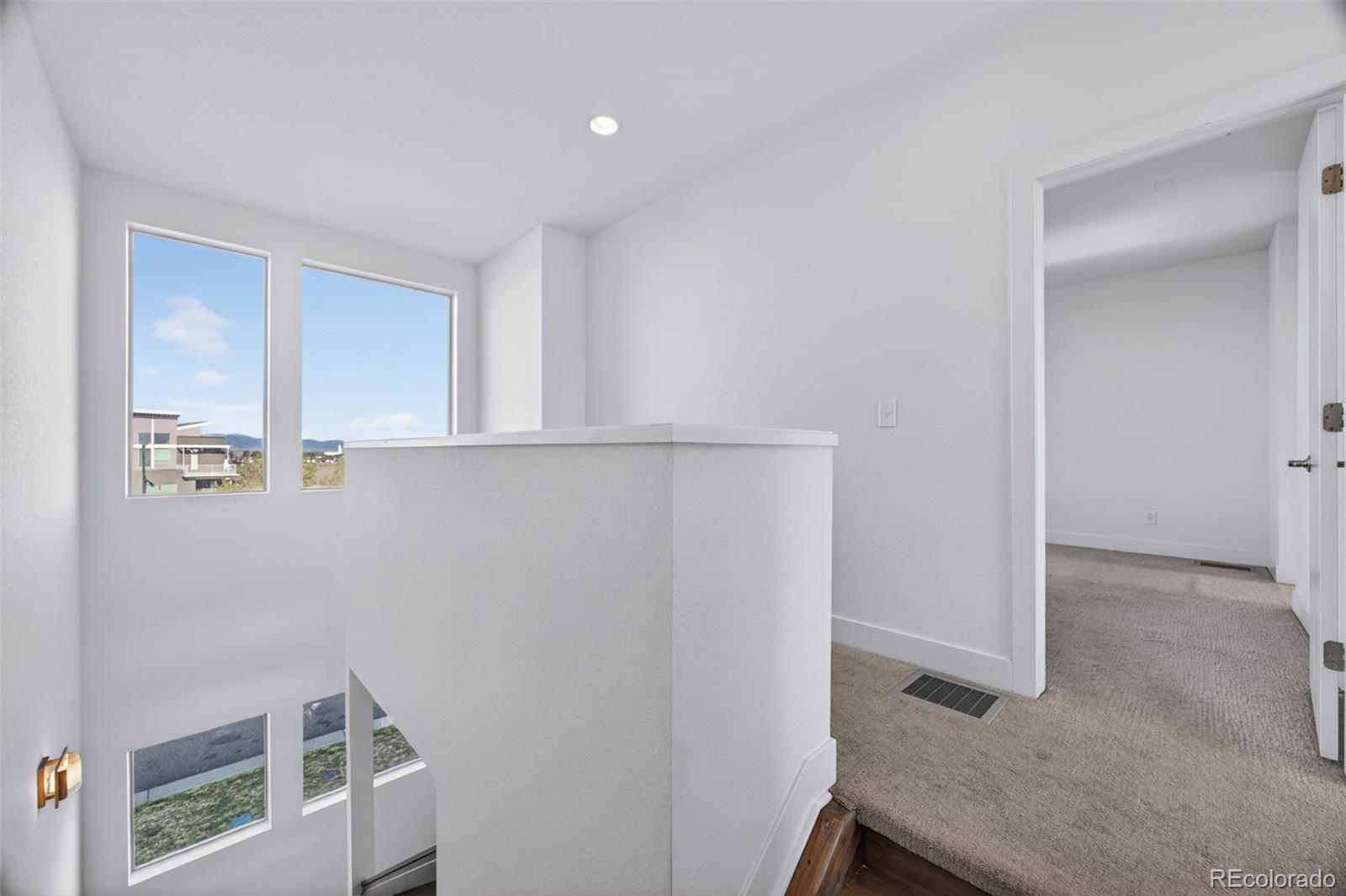 MLS Image #13 for 5540  valentia court,denver, Colorado