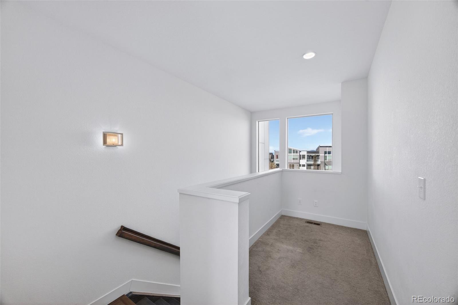 MLS Image #14 for 5540  valentia court,denver, Colorado