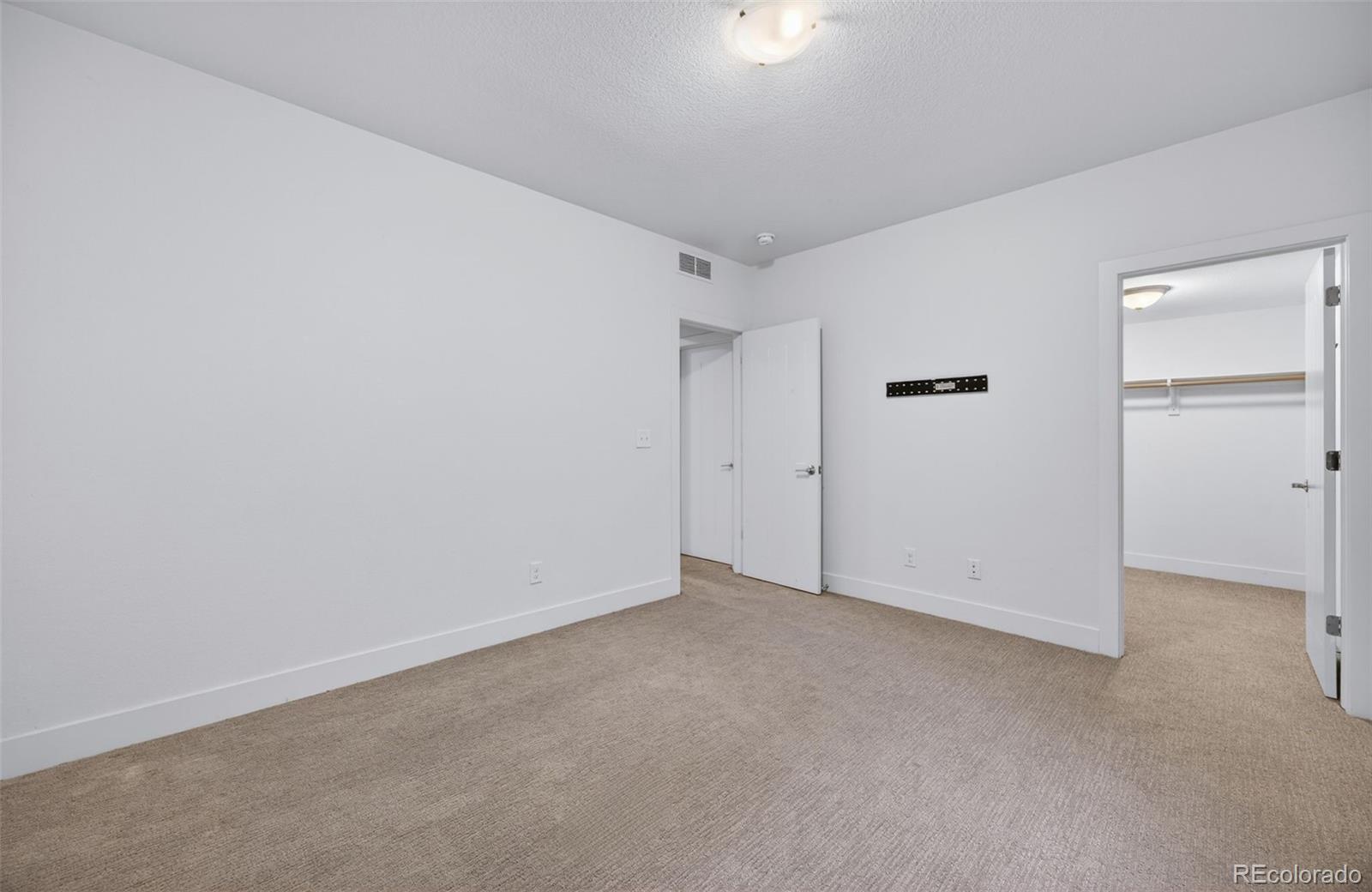MLS Image #26 for 5540  valentia court,denver, Colorado