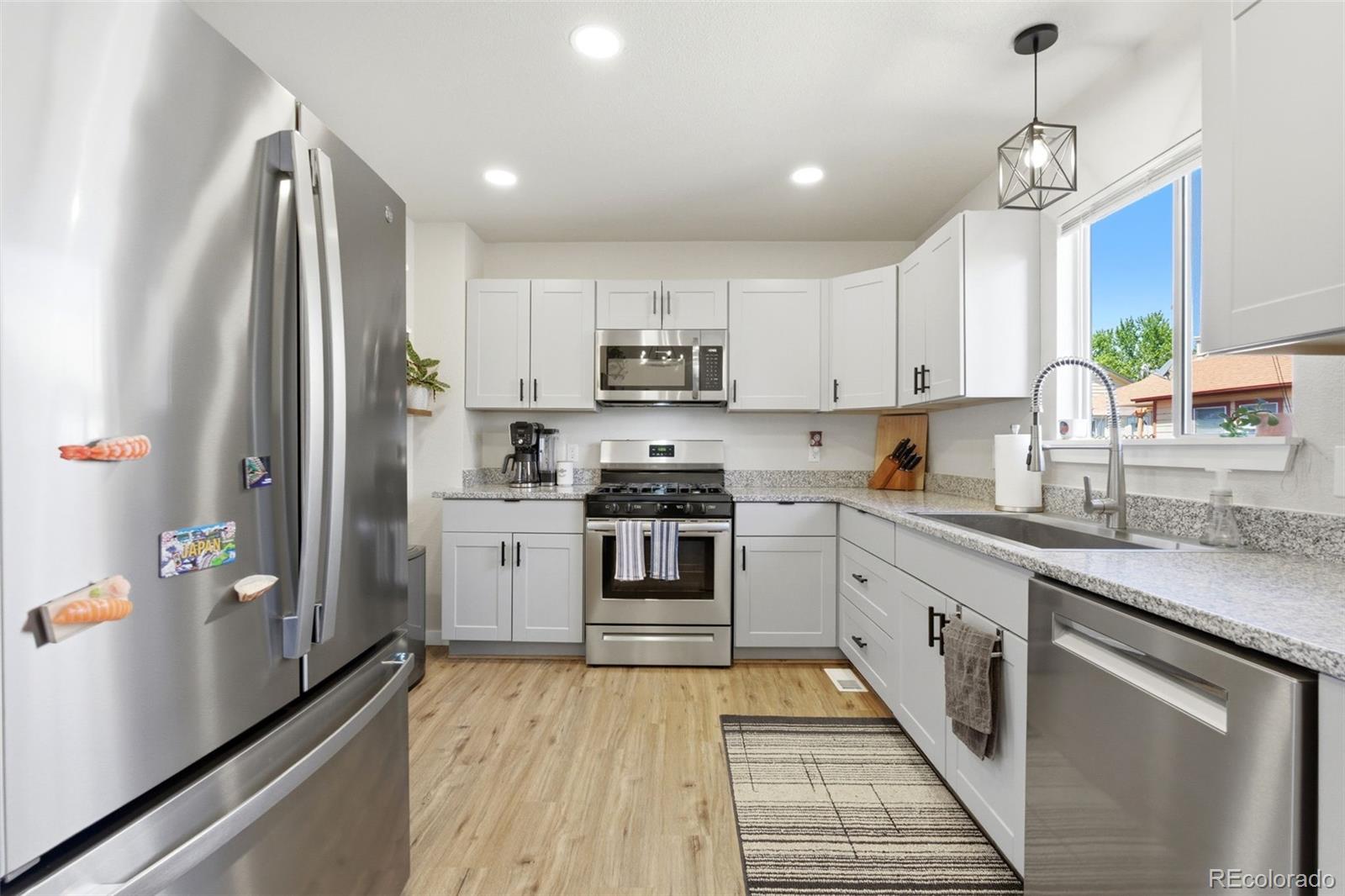 MLS Image #5 for 19083 e 16th avenue,aurora, Colorado