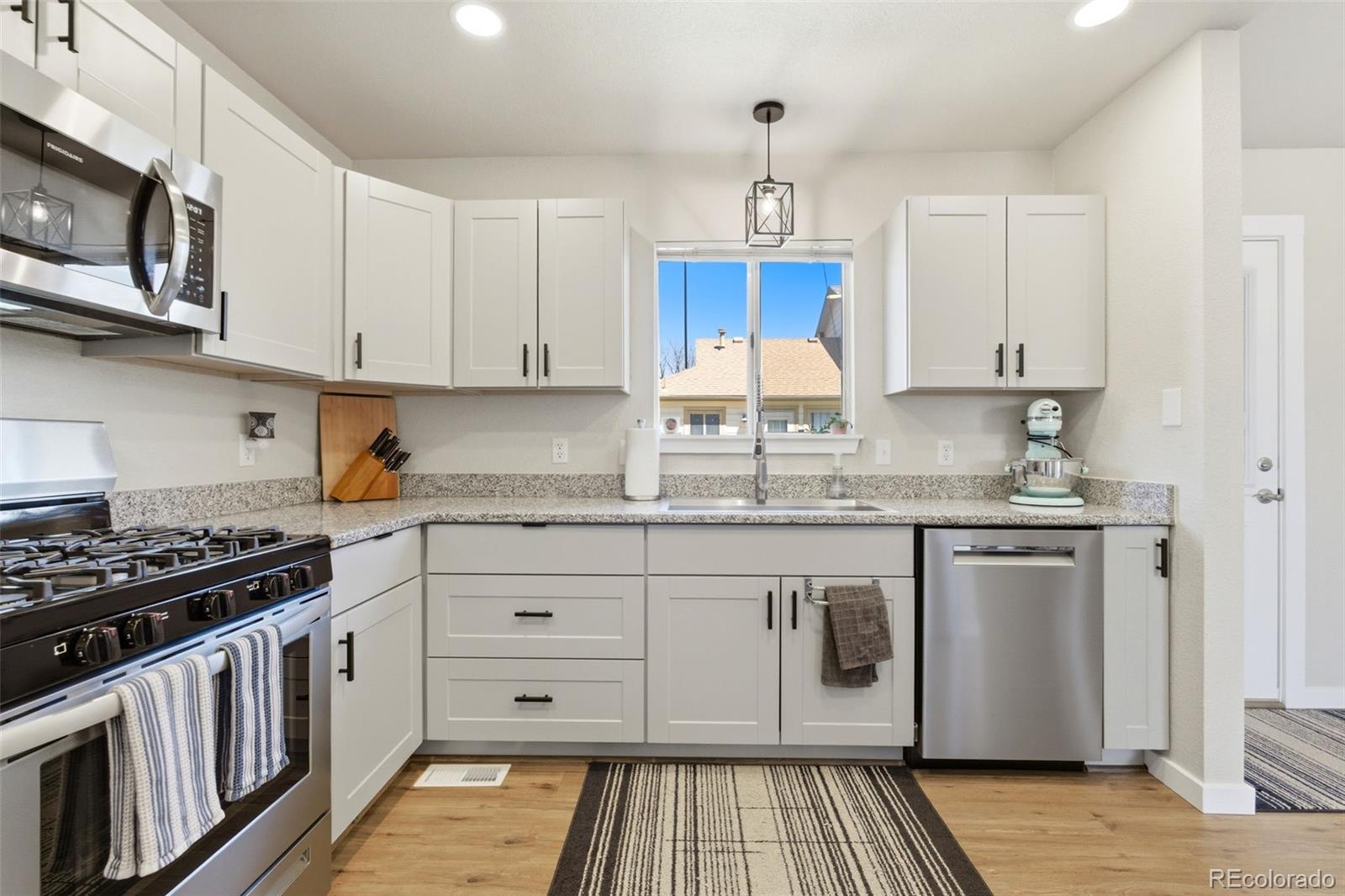MLS Image #6 for 19083 e 16th avenue,aurora, Colorado