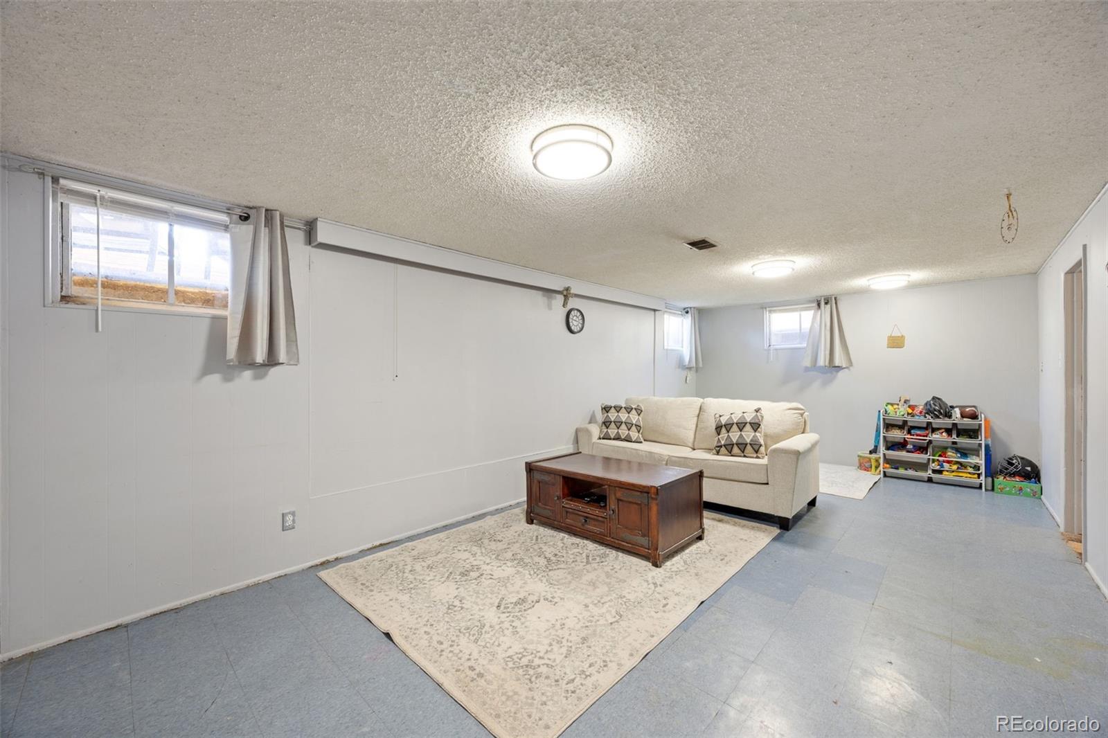 MLS Image #15 for 8671  richard road,denver, Colorado