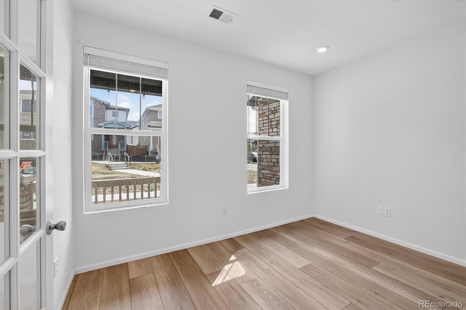 MLS Image #11 for 21233 e 63rd drive,aurora, Colorado