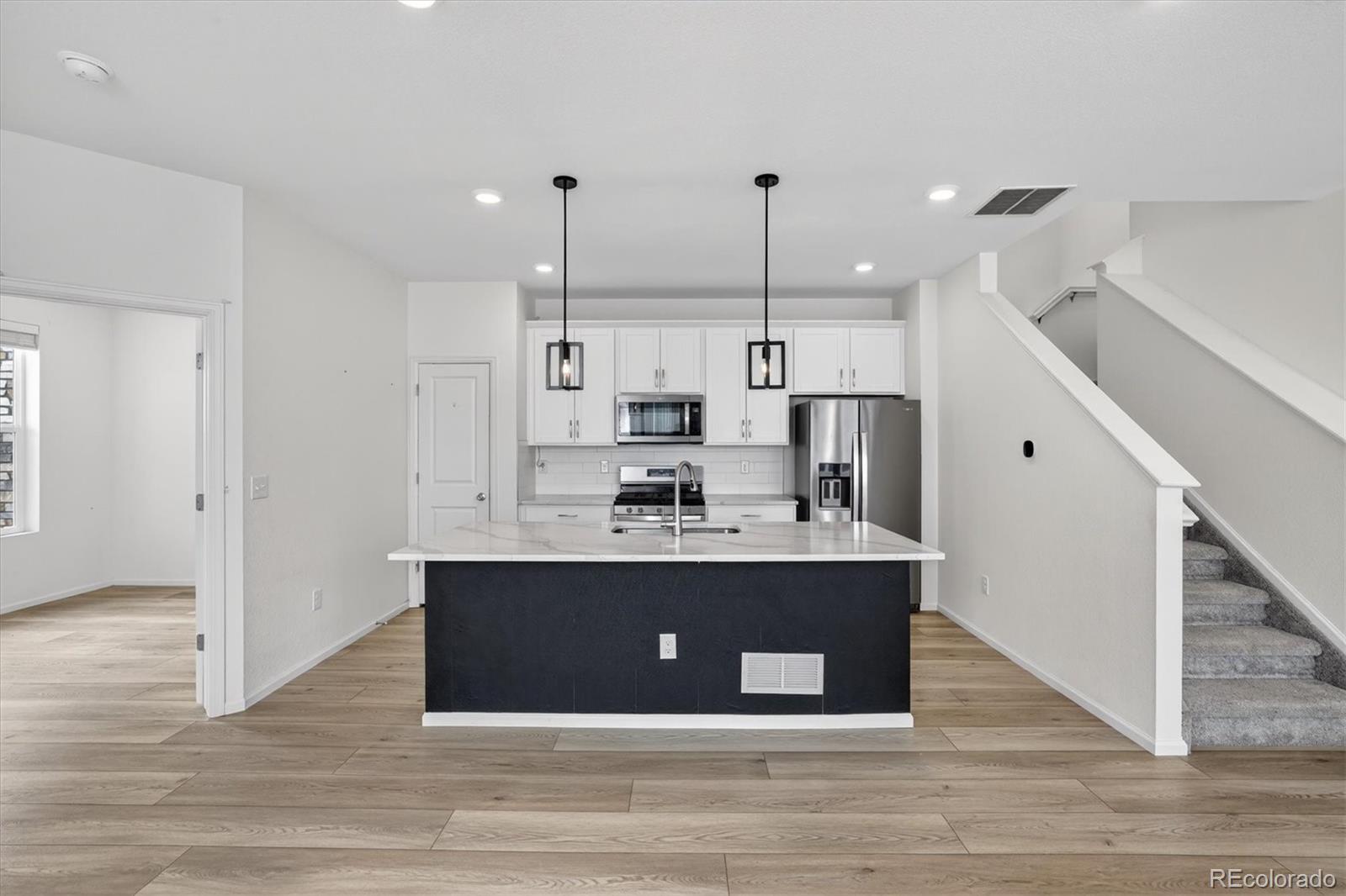 MLS Image #4 for 21233 e 63rd drive,aurora, Colorado