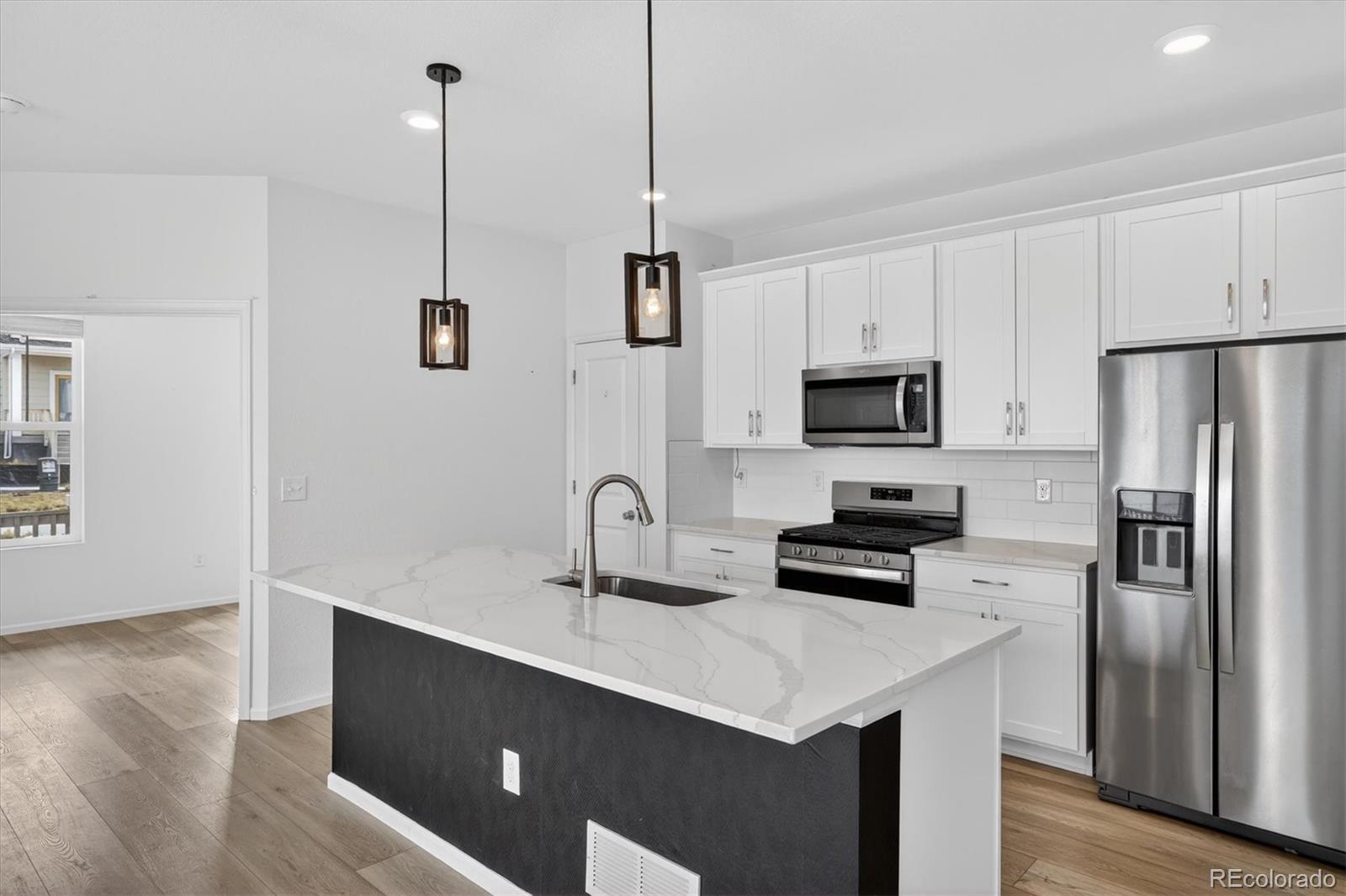 MLS Image #5 for 21233 e 63rd drive,aurora, Colorado