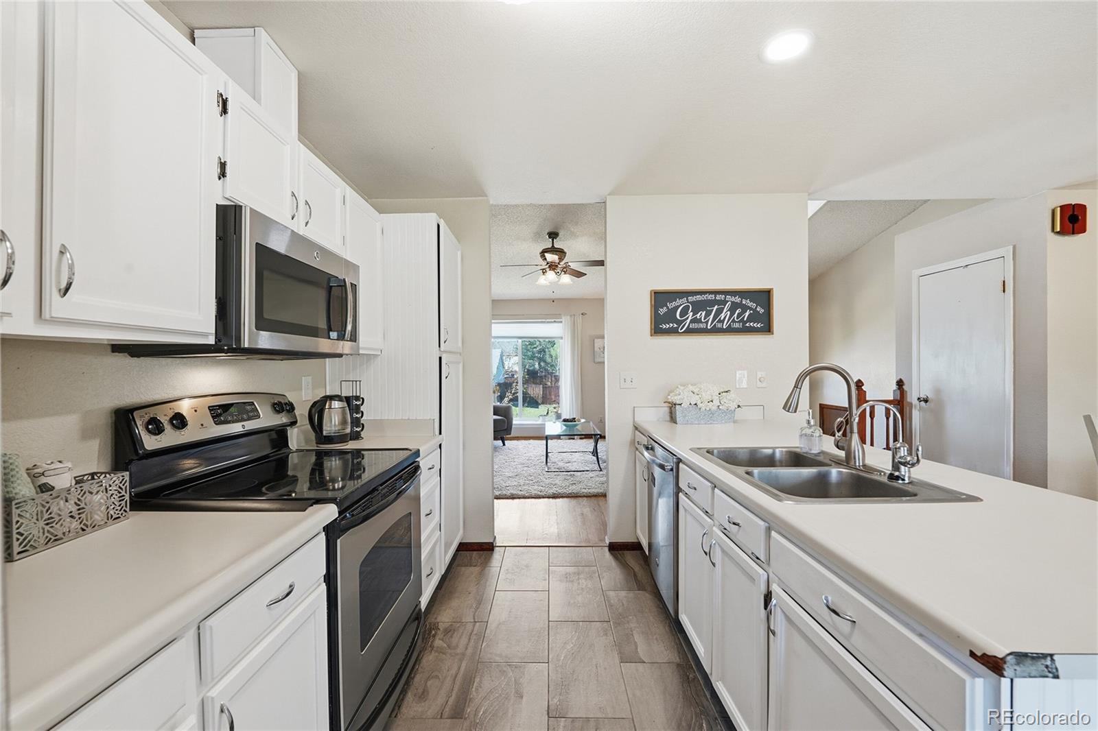 MLS Image #11 for 21642 e alamo place,centennial, Colorado