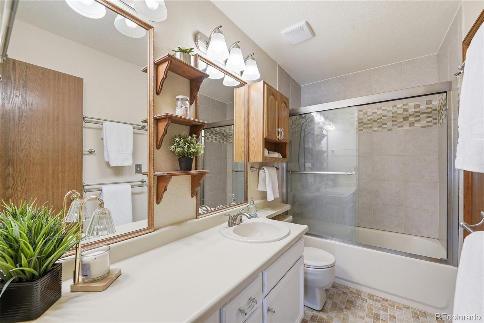 MLS Image #15 for 21642 e alamo place,centennial, Colorado