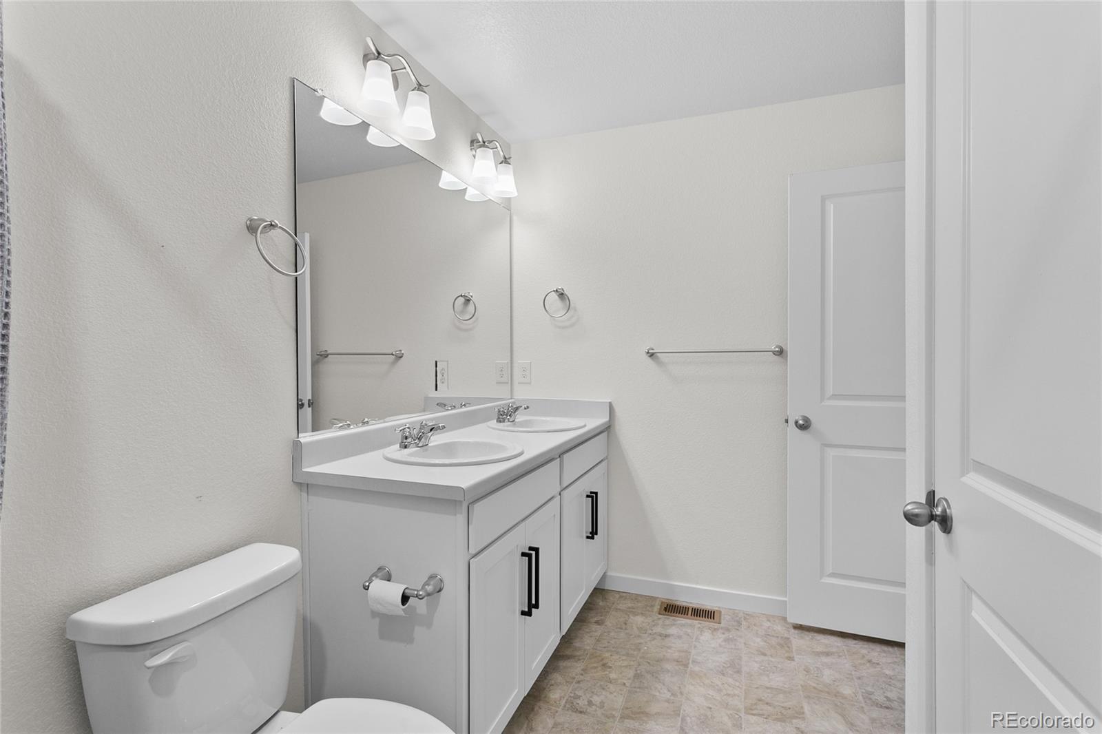 MLS Image #23 for 140  racer street,bennett, Colorado