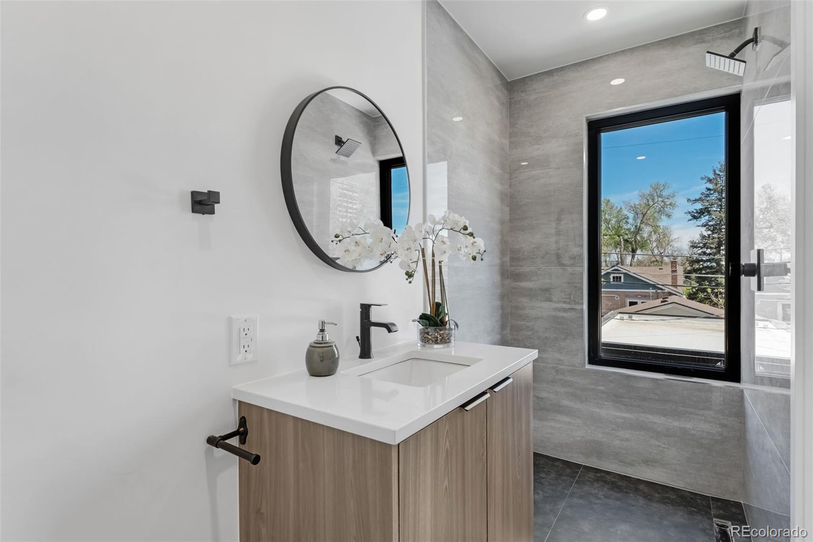 MLS Image #16 for 1446  stuart street,denver, Colorado