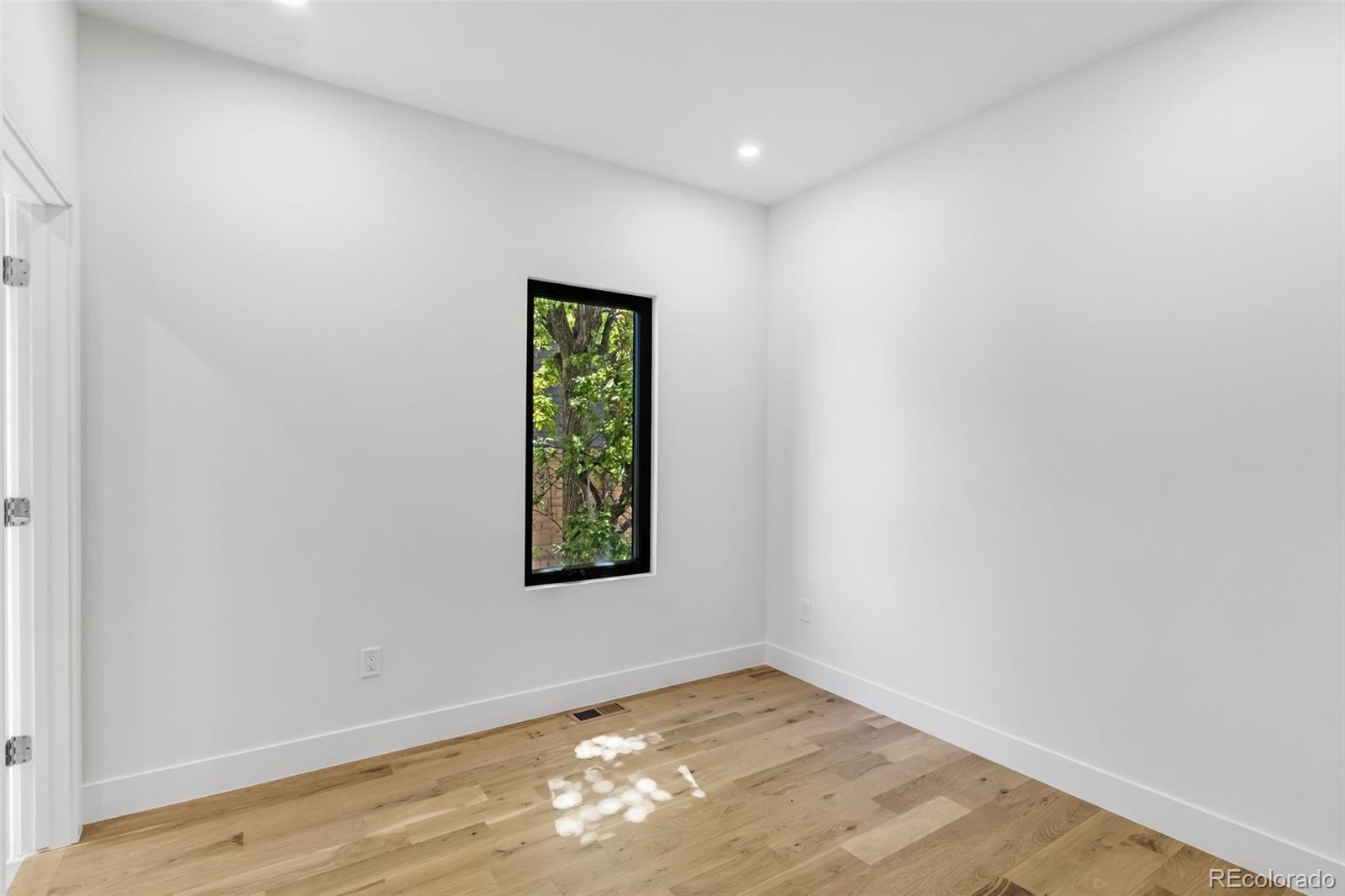 MLS Image #17 for 1446  stuart street,denver, Colorado