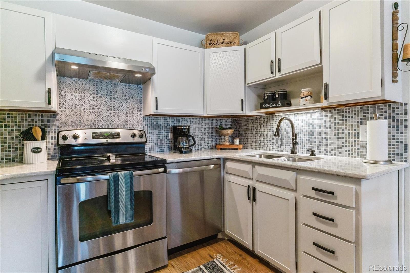 MLS Image #8 for 9360 e center avenue,denver, Colorado