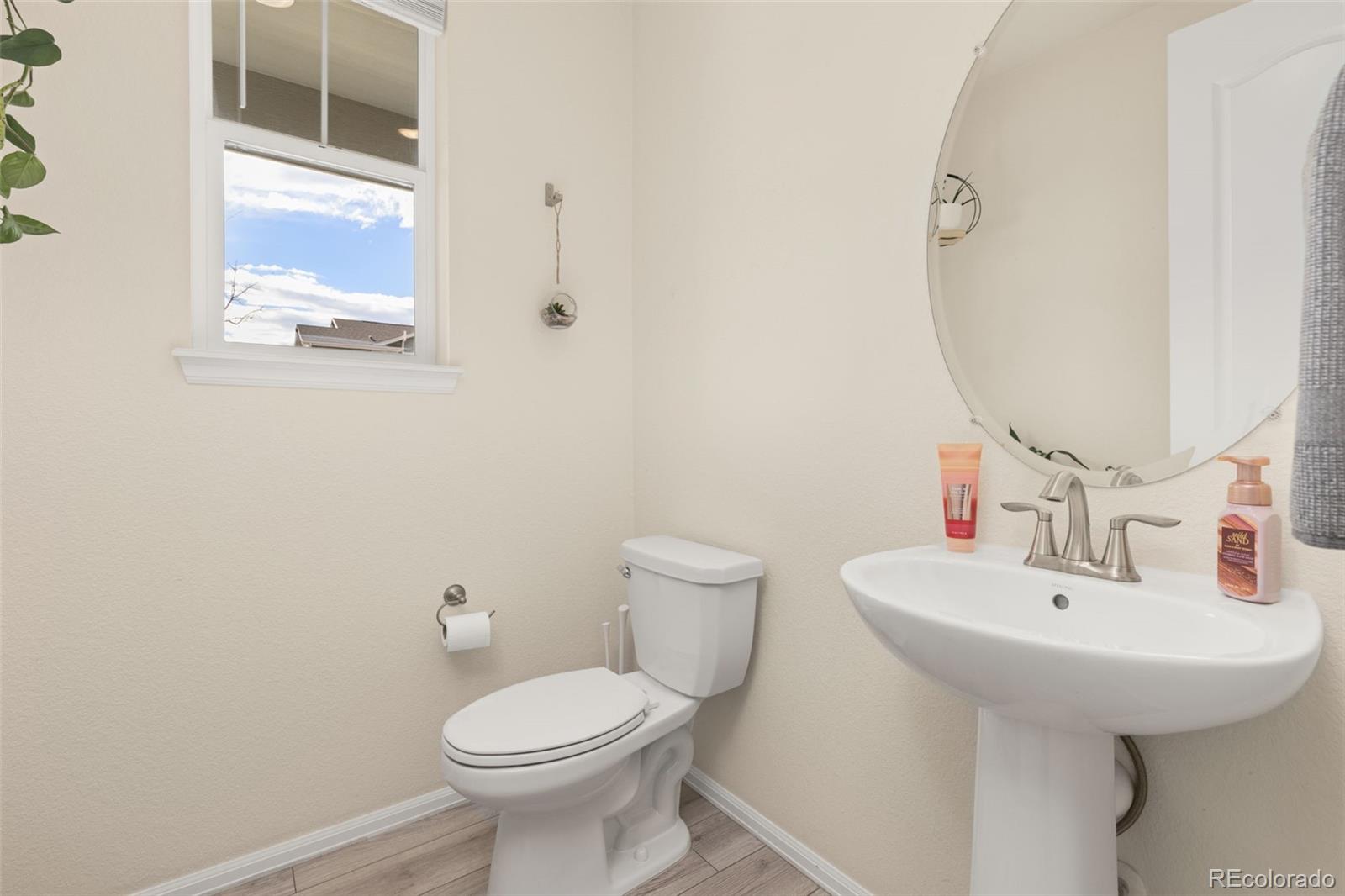 MLS Image #17 for 322 n patsburg street,aurora, Colorado