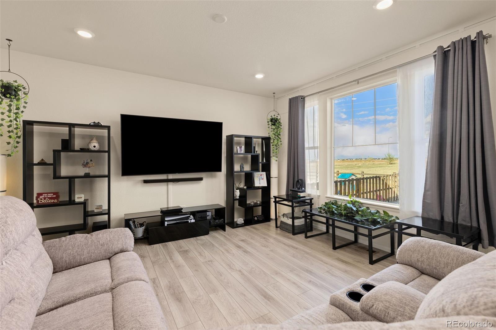 MLS Image #8 for 322 n patsburg street,aurora, Colorado
