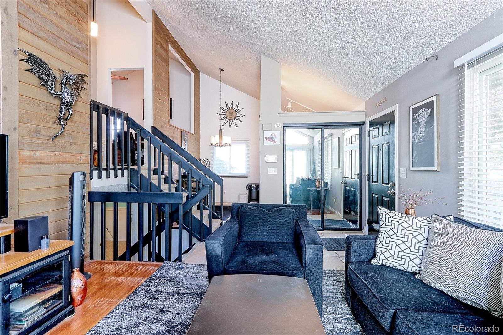 MLS Image #3 for 11941 e cornell circle,aurora, Colorado