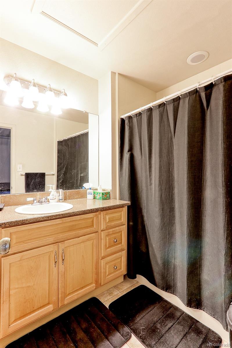 MLS Image #9 for 11941 e cornell circle,aurora, Colorado
