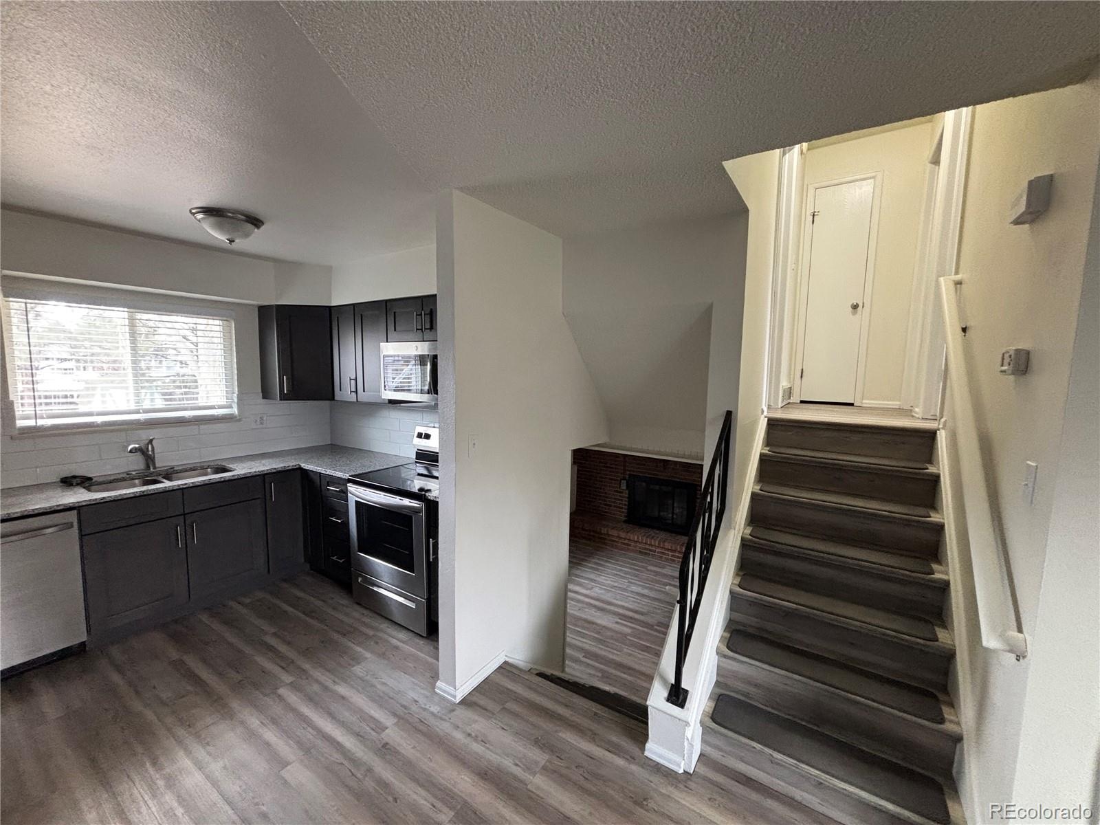 MLS Image #4 for 950 s waco way,aurora, Colorado
