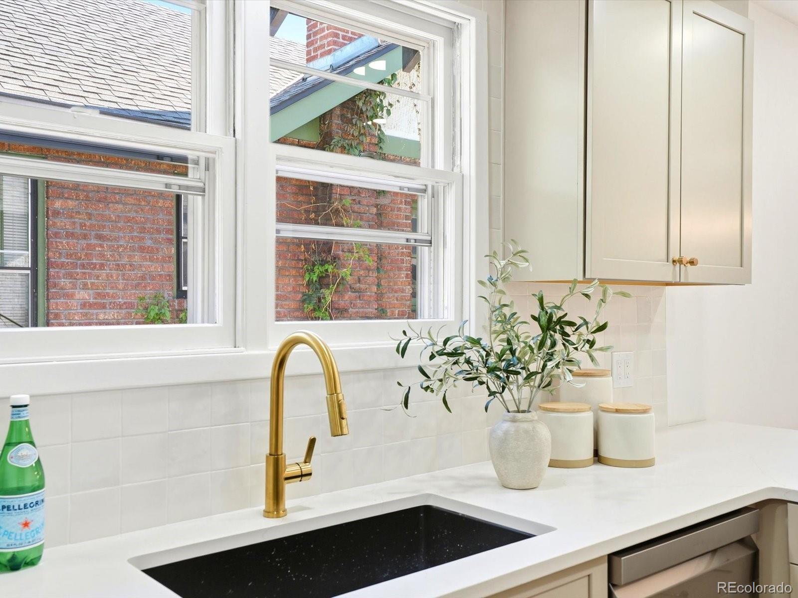 MLS Image #9 for 1020  garfield street,denver, Colorado