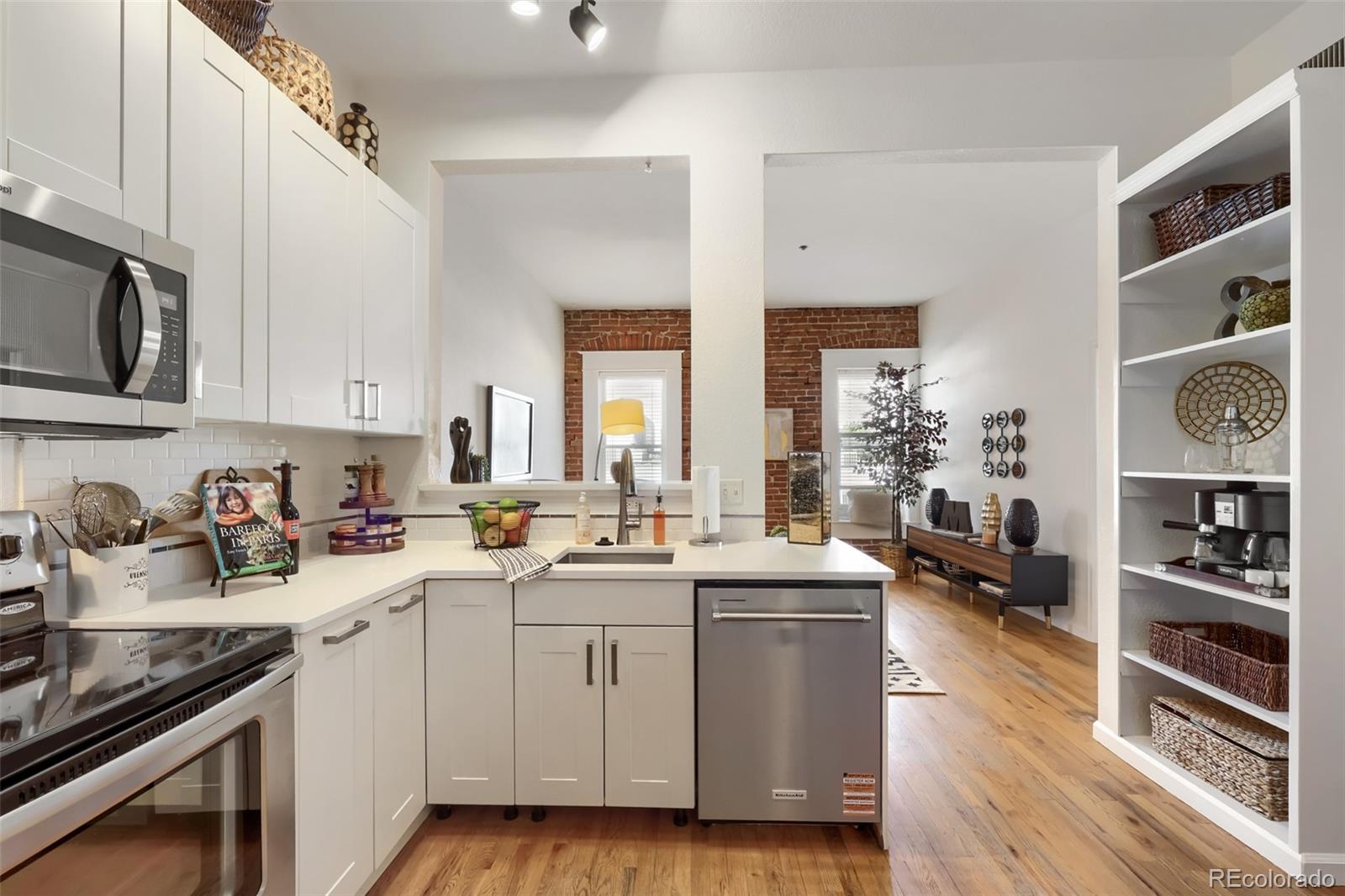 MLS Image #4 for 1425 n washington street 302,denver, Colorado