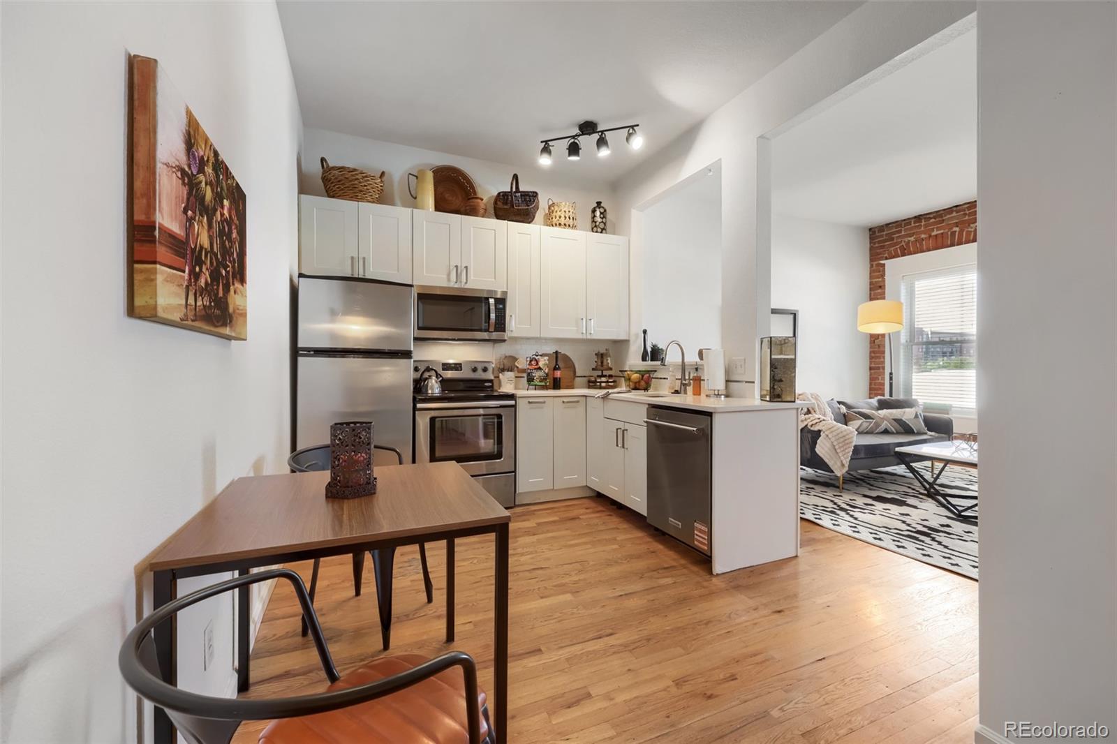 MLS Image #5 for 1425 n washington street 302,denver, Colorado