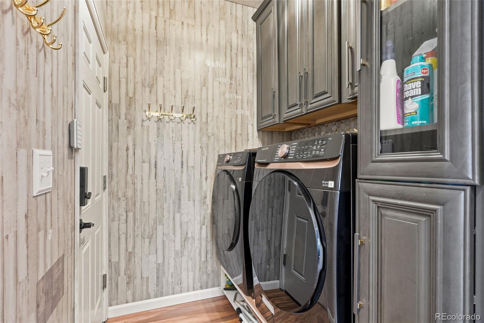 MLS Image #21 for 20982 e 40th place,denver, Colorado