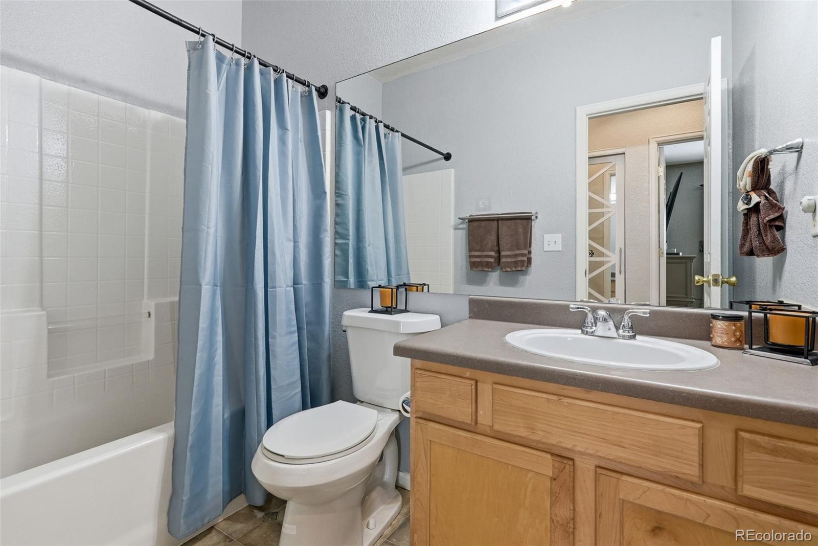 MLS Image #27 for 20982 e 40th place,denver, Colorado