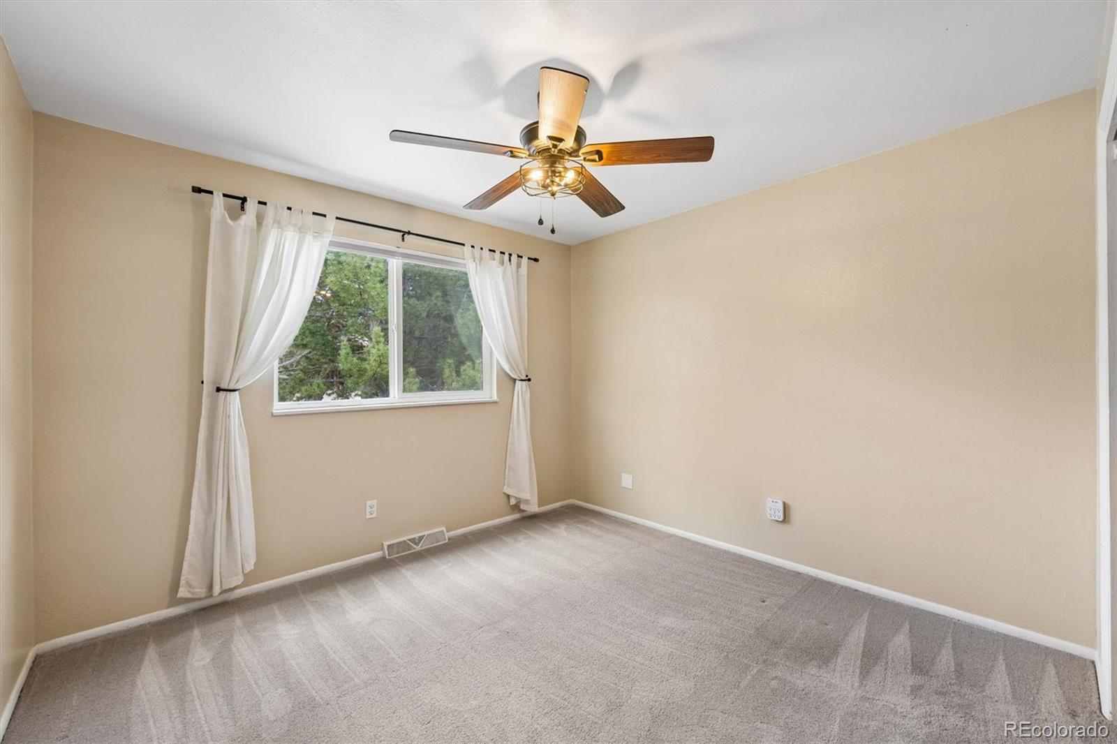 MLS Image #13 for 4301 s evanston court,aurora, Colorado