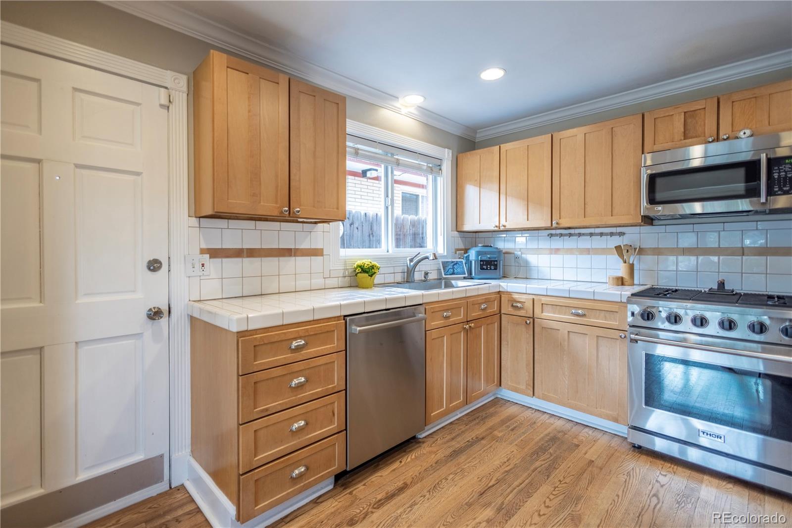 MLS Image #12 for 231  hudson street,denver, Colorado