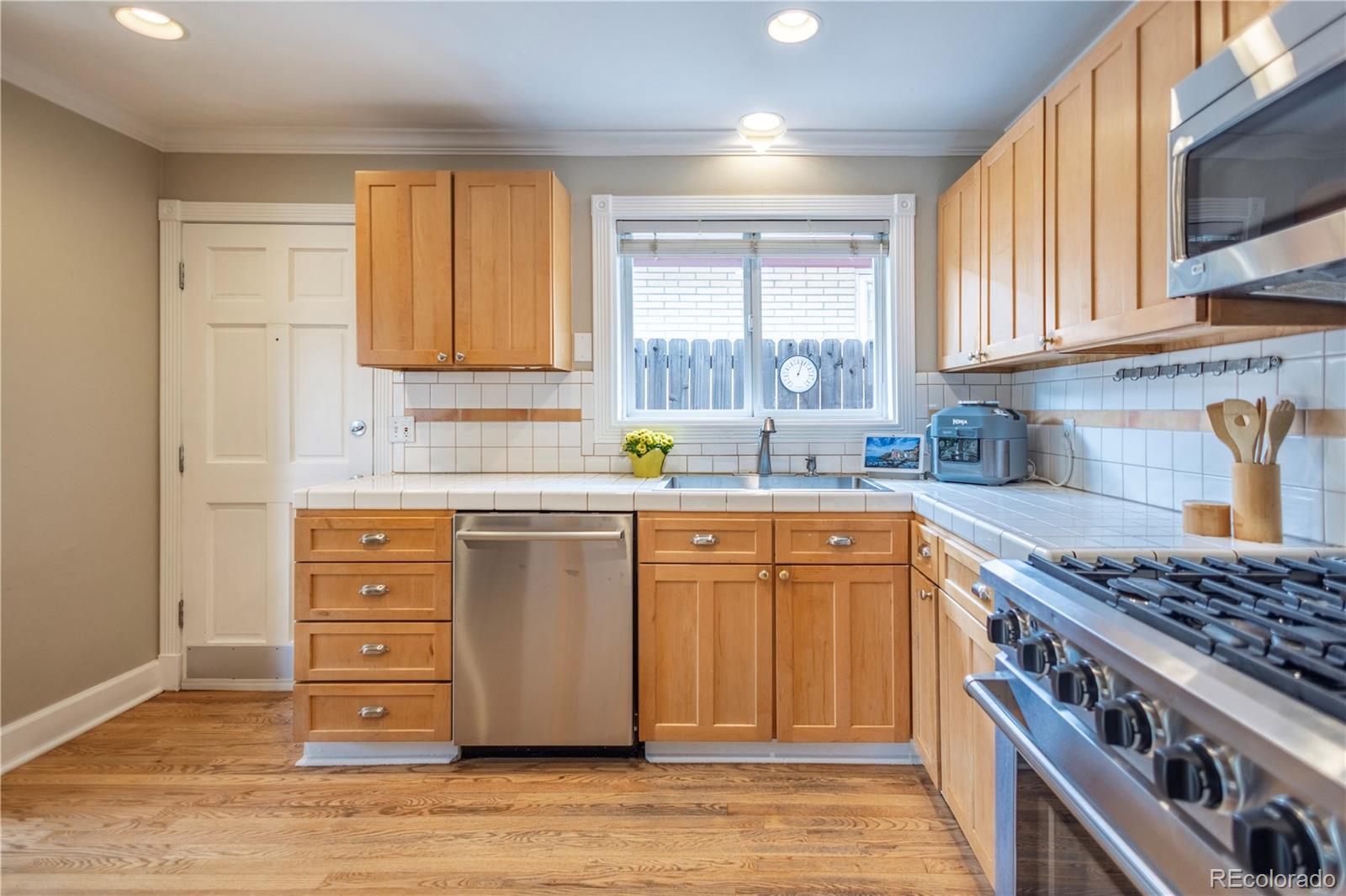 MLS Image #13 for 231  hudson street,denver, Colorado