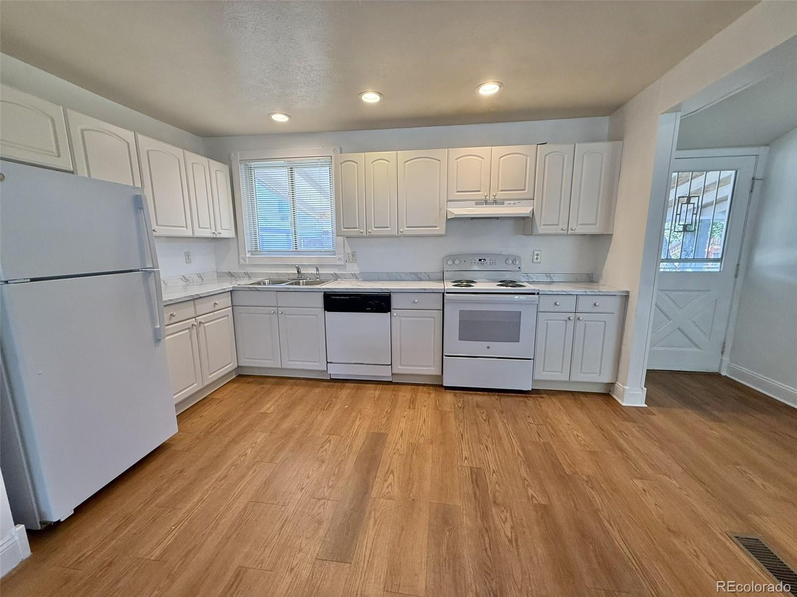 MLS Image #5 for 1865 s ivory court,aurora, Colorado