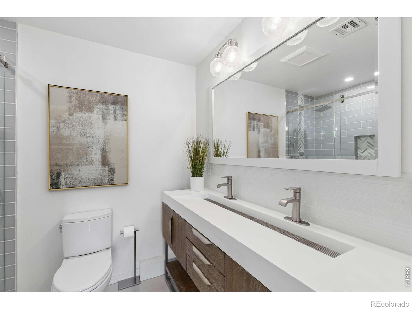 MLS Image #18 for 1641 n washington street d,denver, Colorado