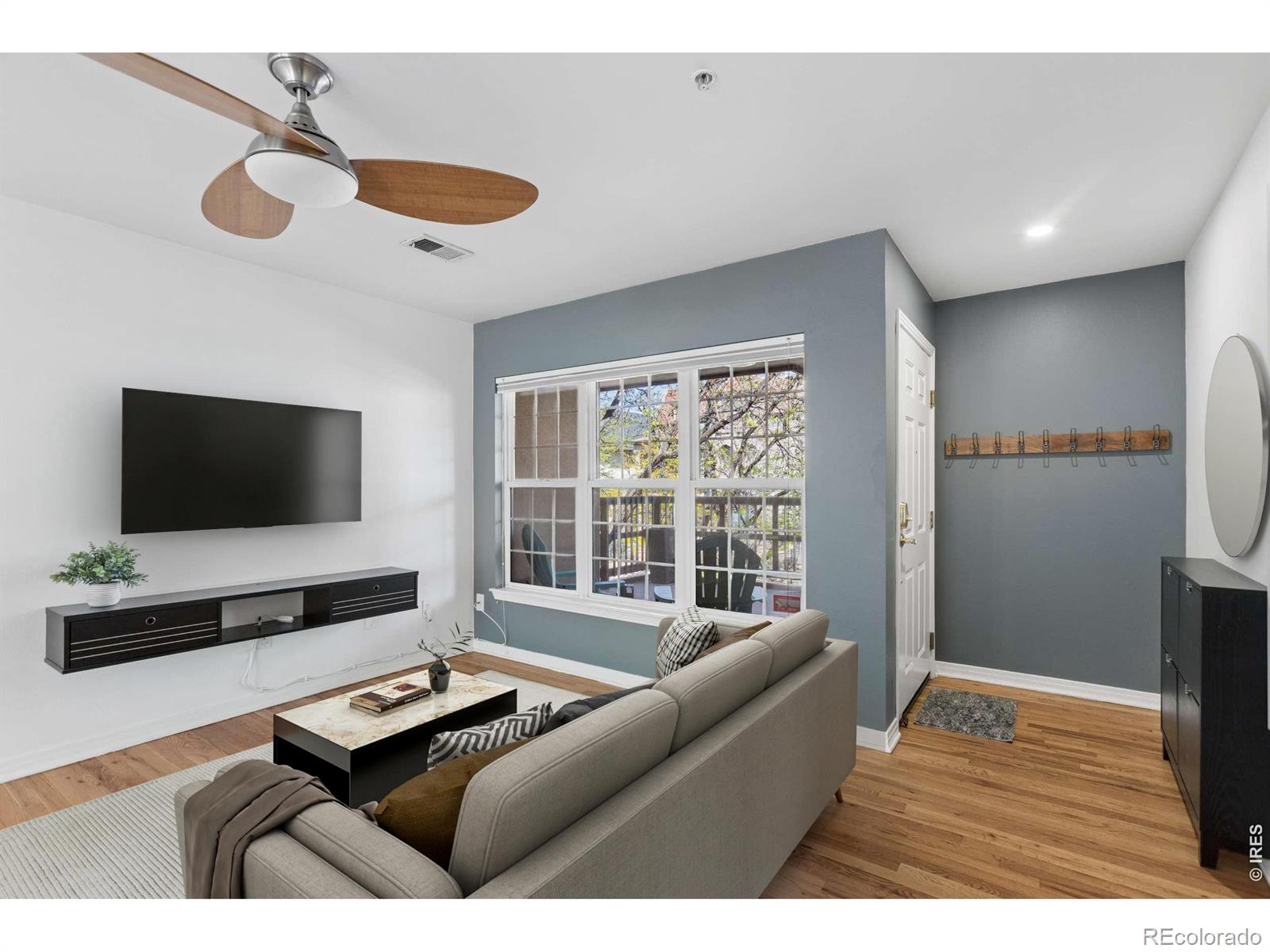 MLS Image #3 for 1641 n washington street d,denver, Colorado