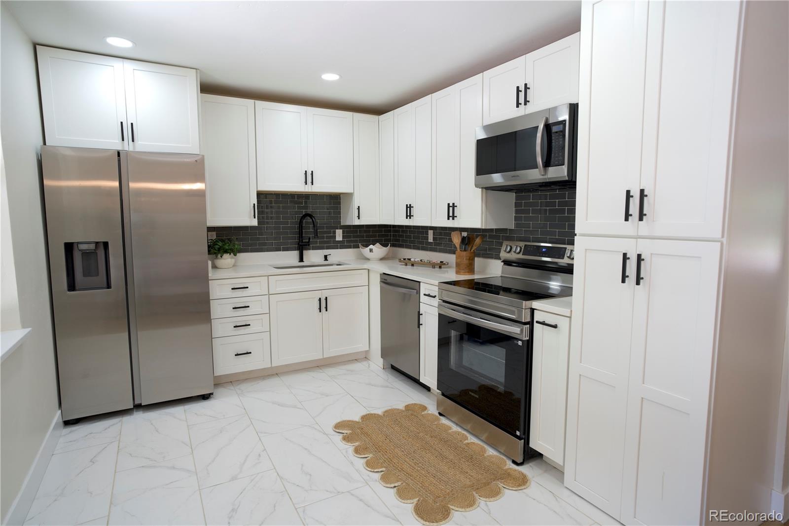 MLS Image #11 for 647 s jasmine way,denver, Colorado
