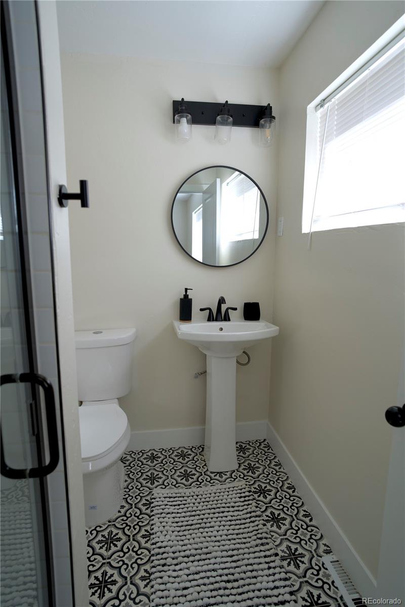 MLS Image #16 for 647 s jasmine way,denver, Colorado