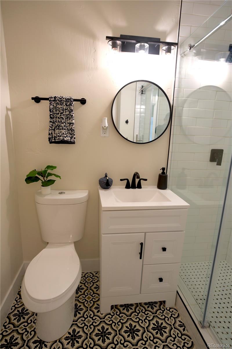 MLS Image #20 for 647 s jasmine way,denver, Colorado