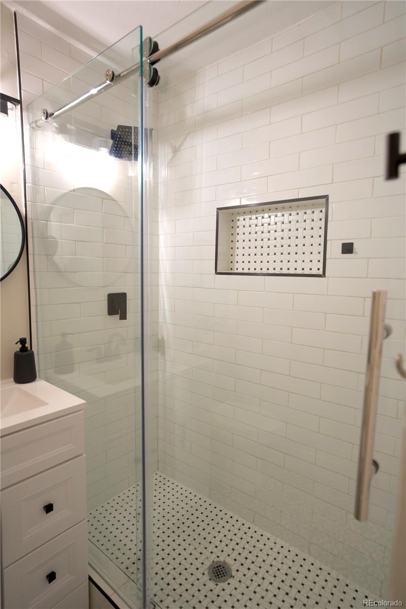 MLS Image #21 for 647 s jasmine way,denver, Colorado