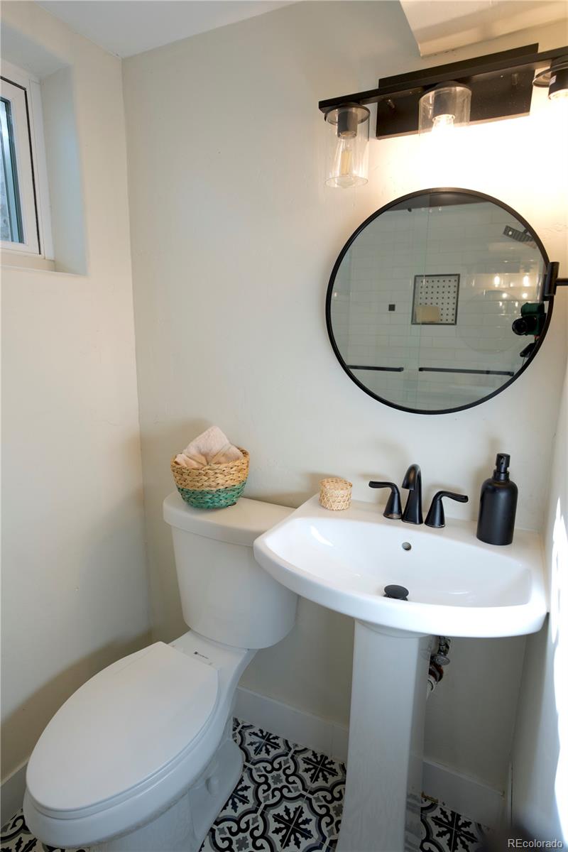 MLS Image #29 for 647 s jasmine way,denver, Colorado