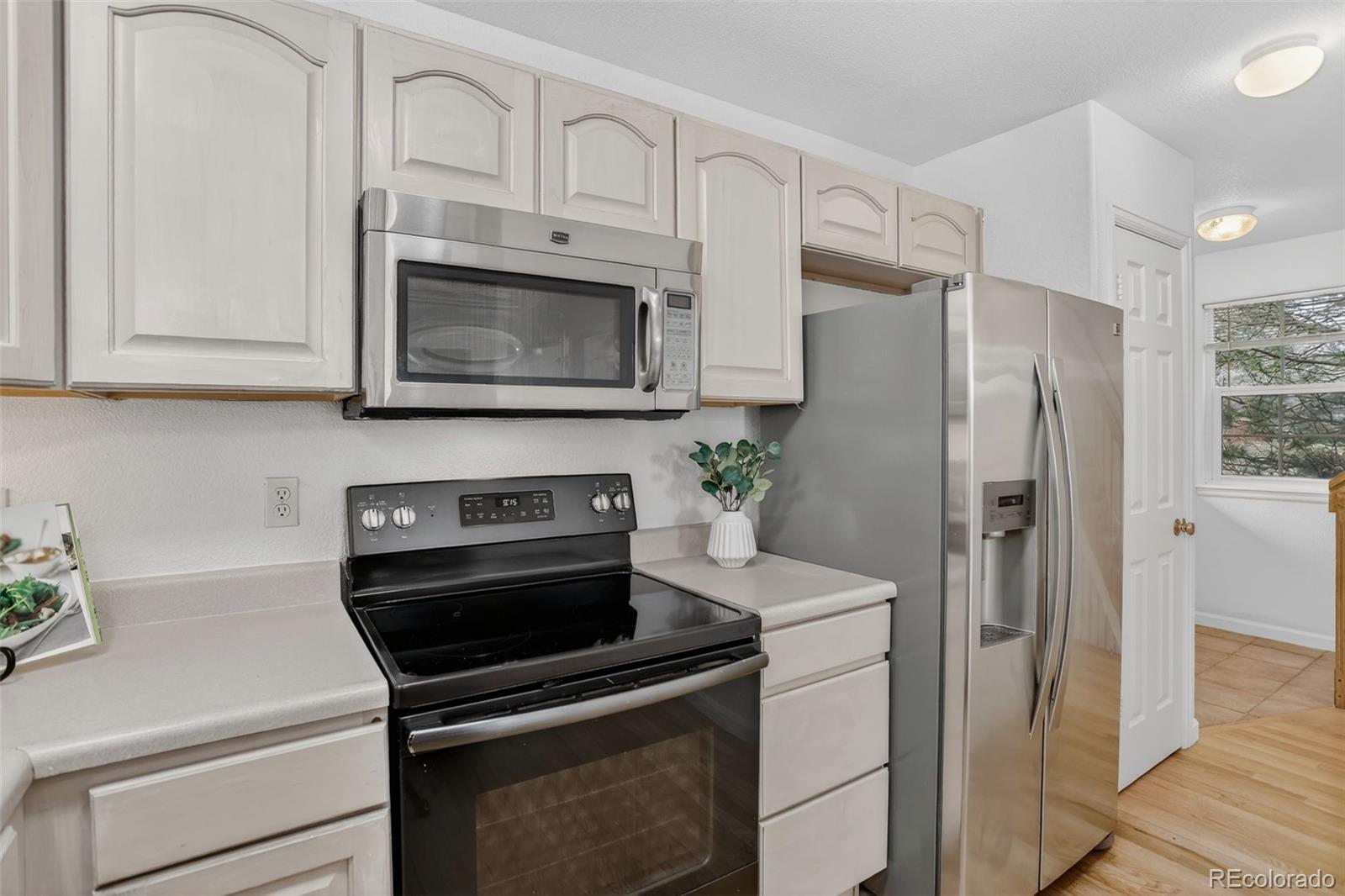 MLS Image #6 for 792  gateway circle,lafayette, Colorado