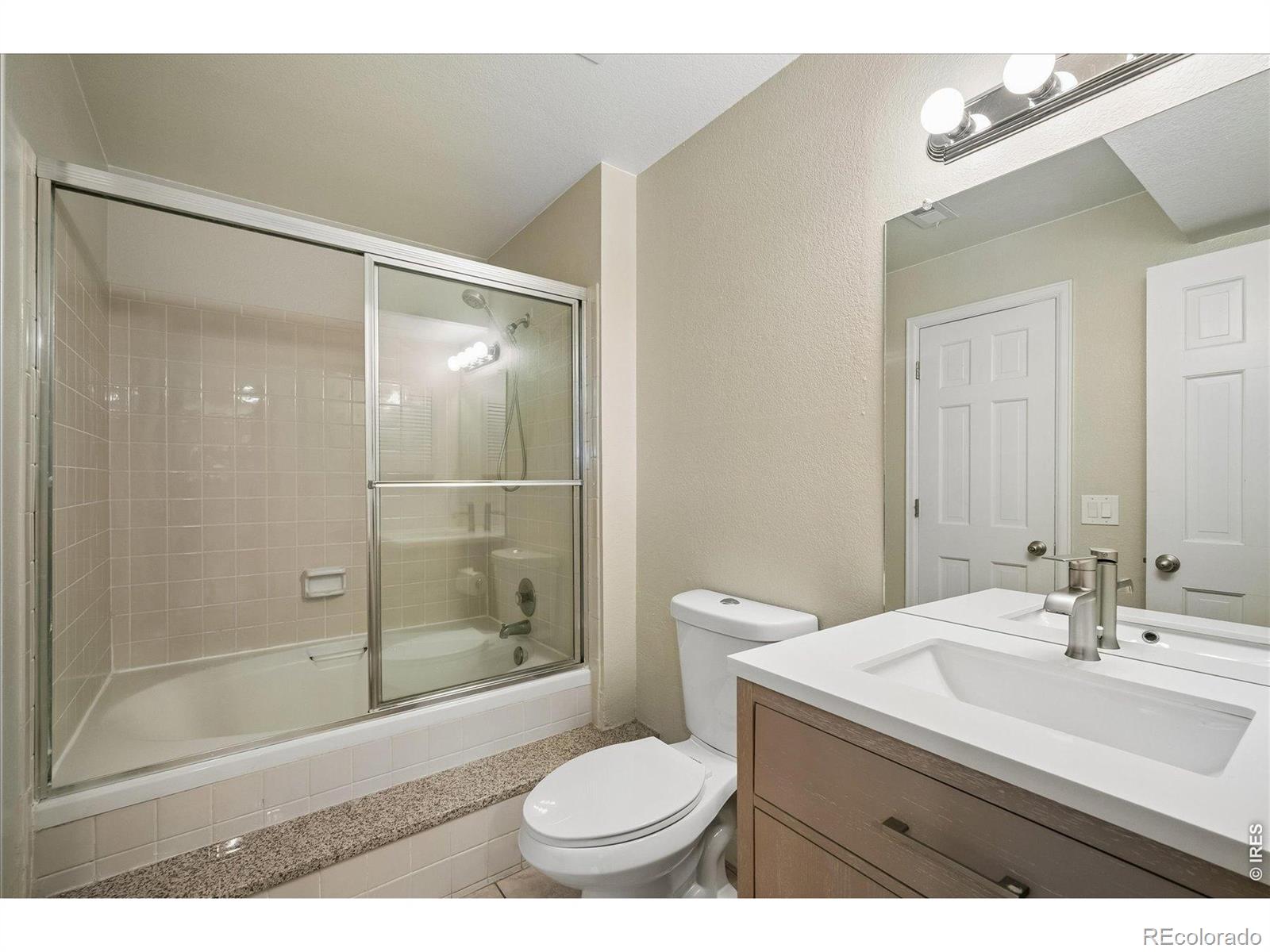 MLS Image #17 for 846 s vance street f,lakewood, Colorado