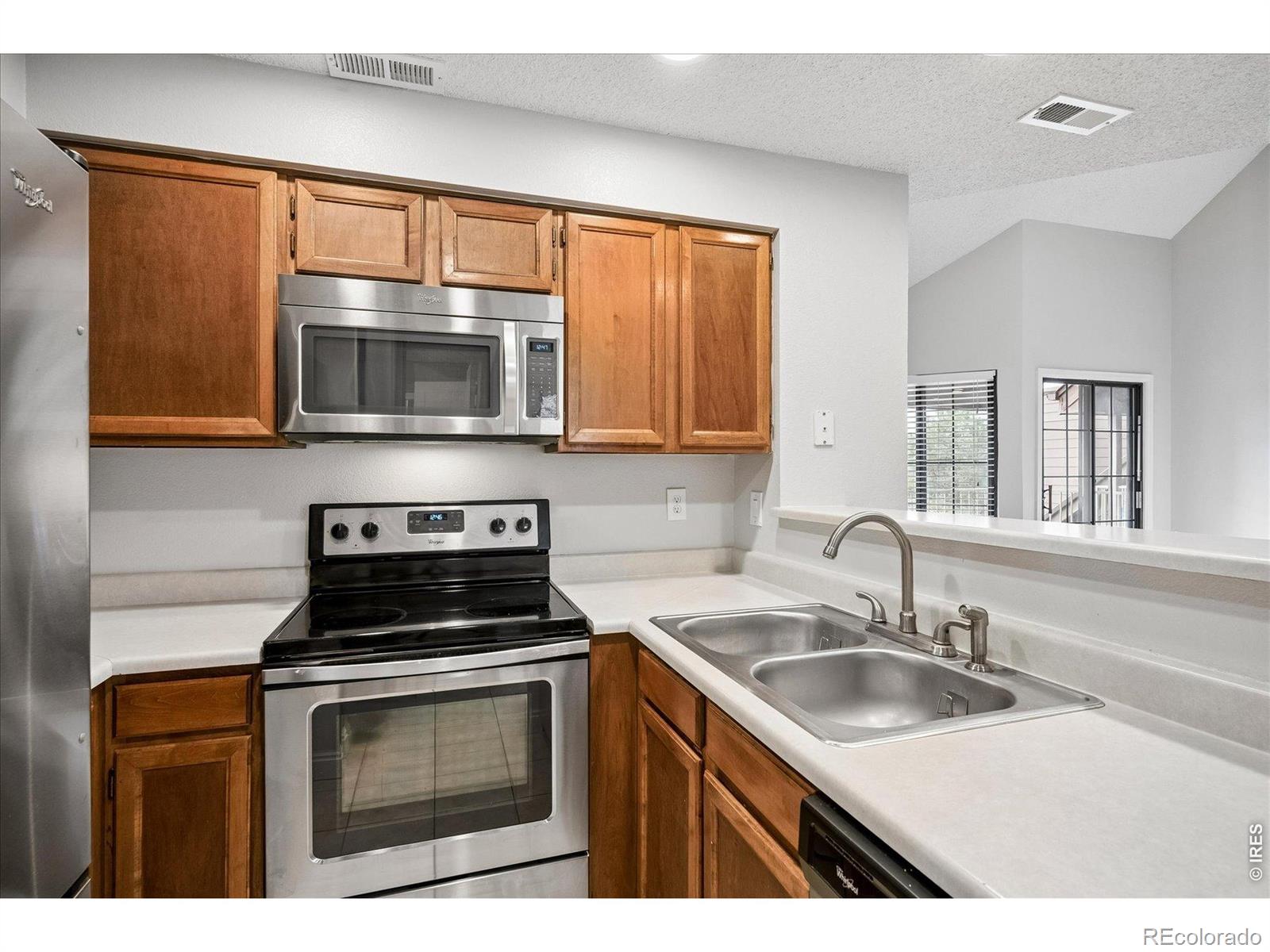 MLS Image #7 for 846 s vance street f,lakewood, Colorado