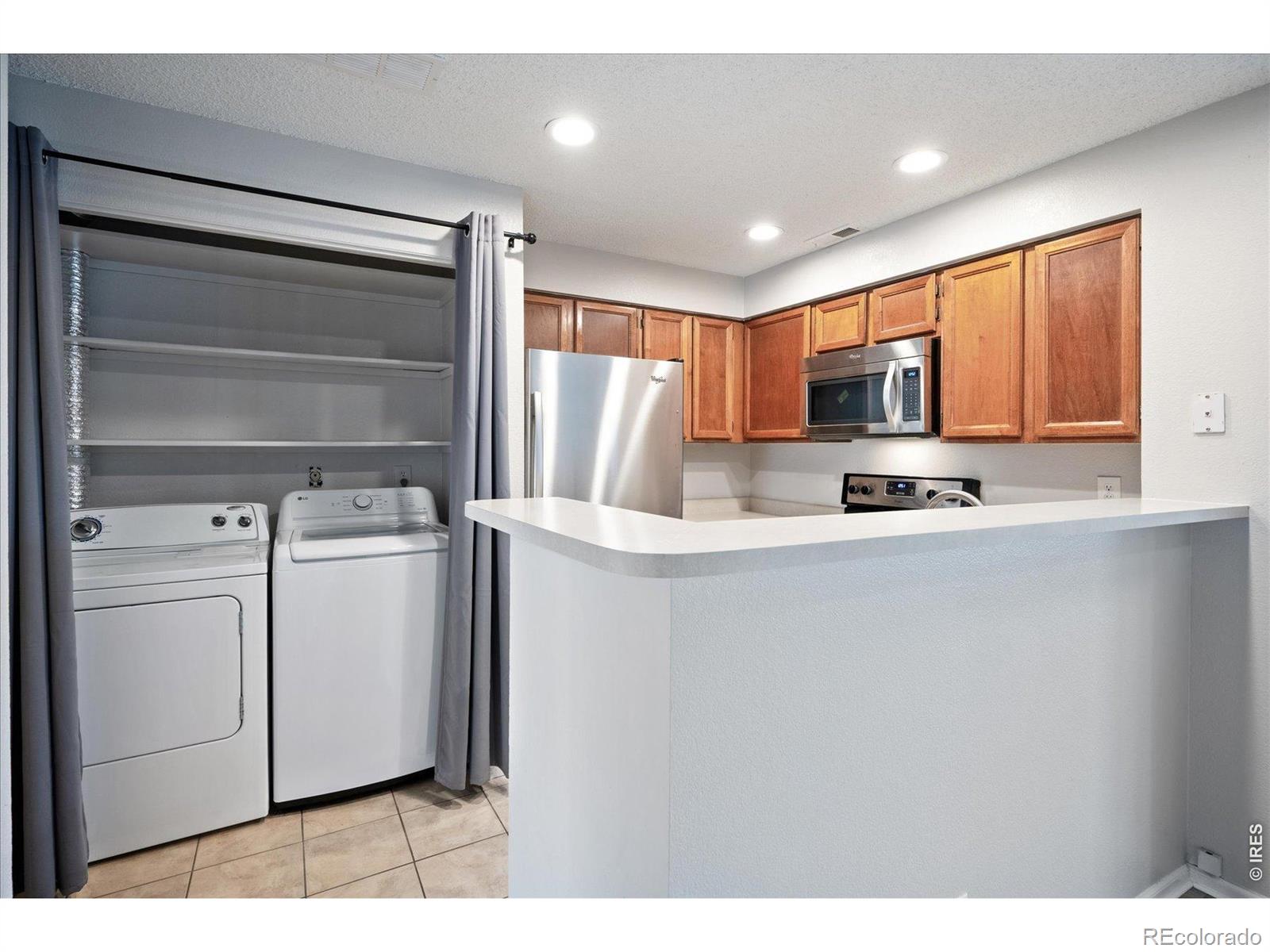 MLS Image #9 for 846 s vance street f,lakewood, Colorado