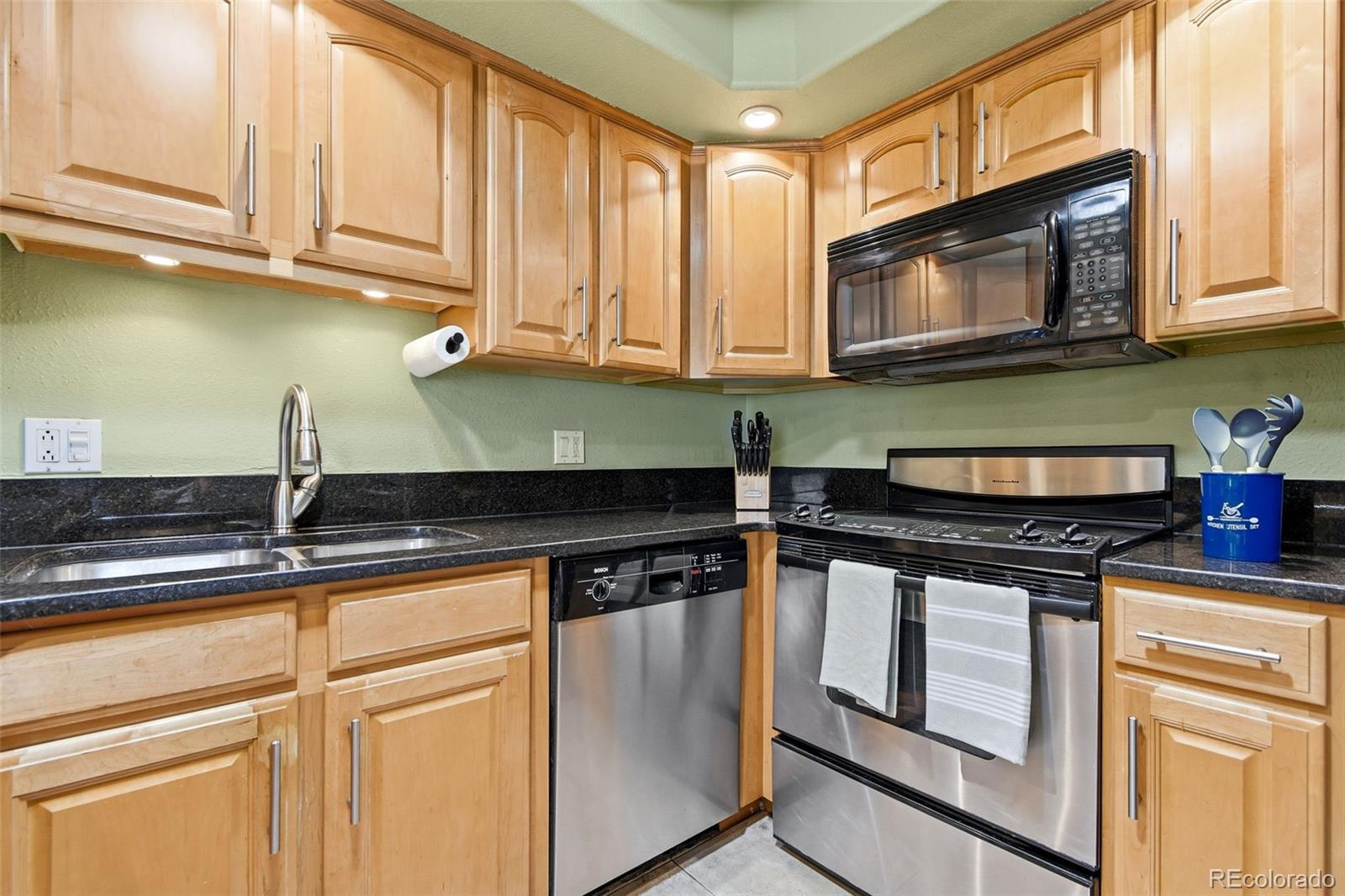 MLS Image #15 for 424 s uvalda circle,aurora, Colorado